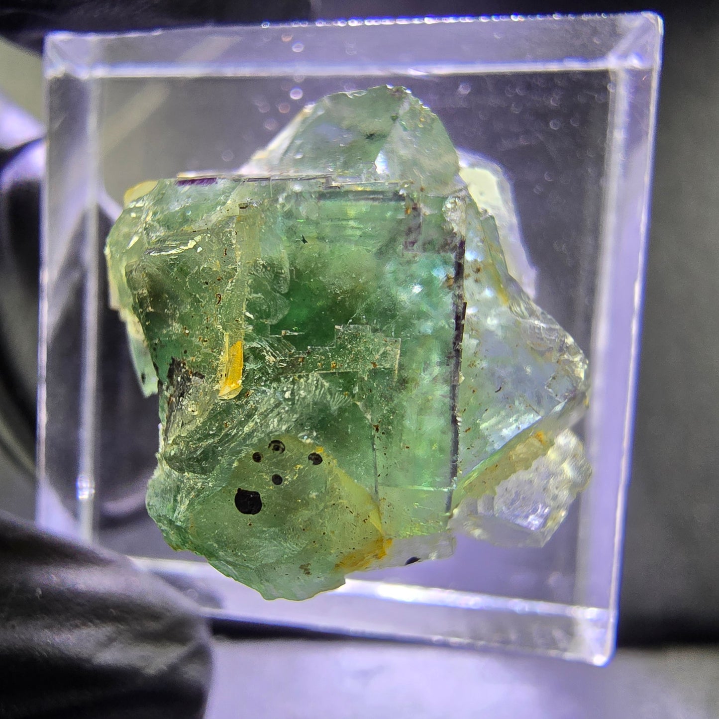 Klare Phantom Fluorit XX Würfel Stufe grün lila 21*20*11mm aus Okorusu, Namibia