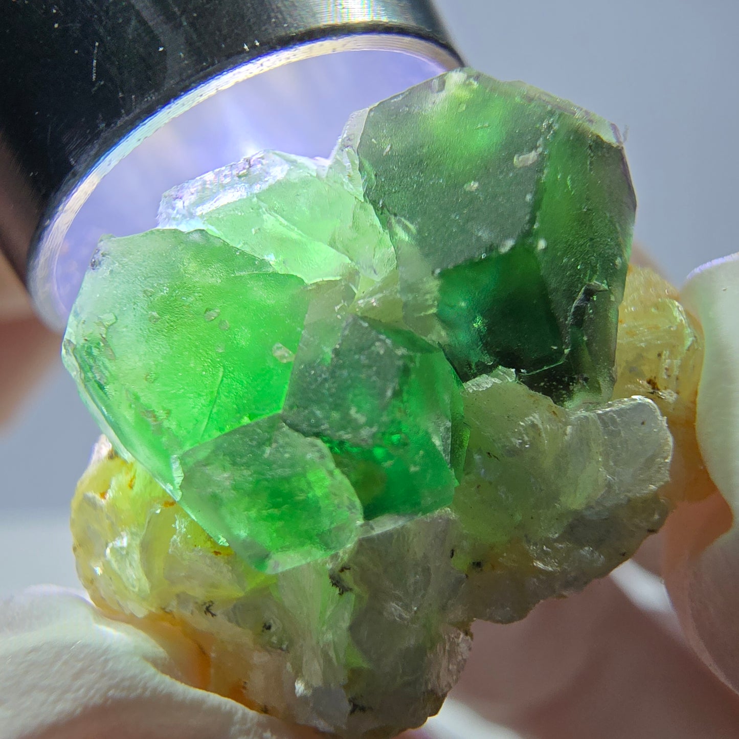 Cube hexagonal de fluorite fantôme, spécimen de muscovite, Erongo, Namibie, 24 x 20 x 19 mm
