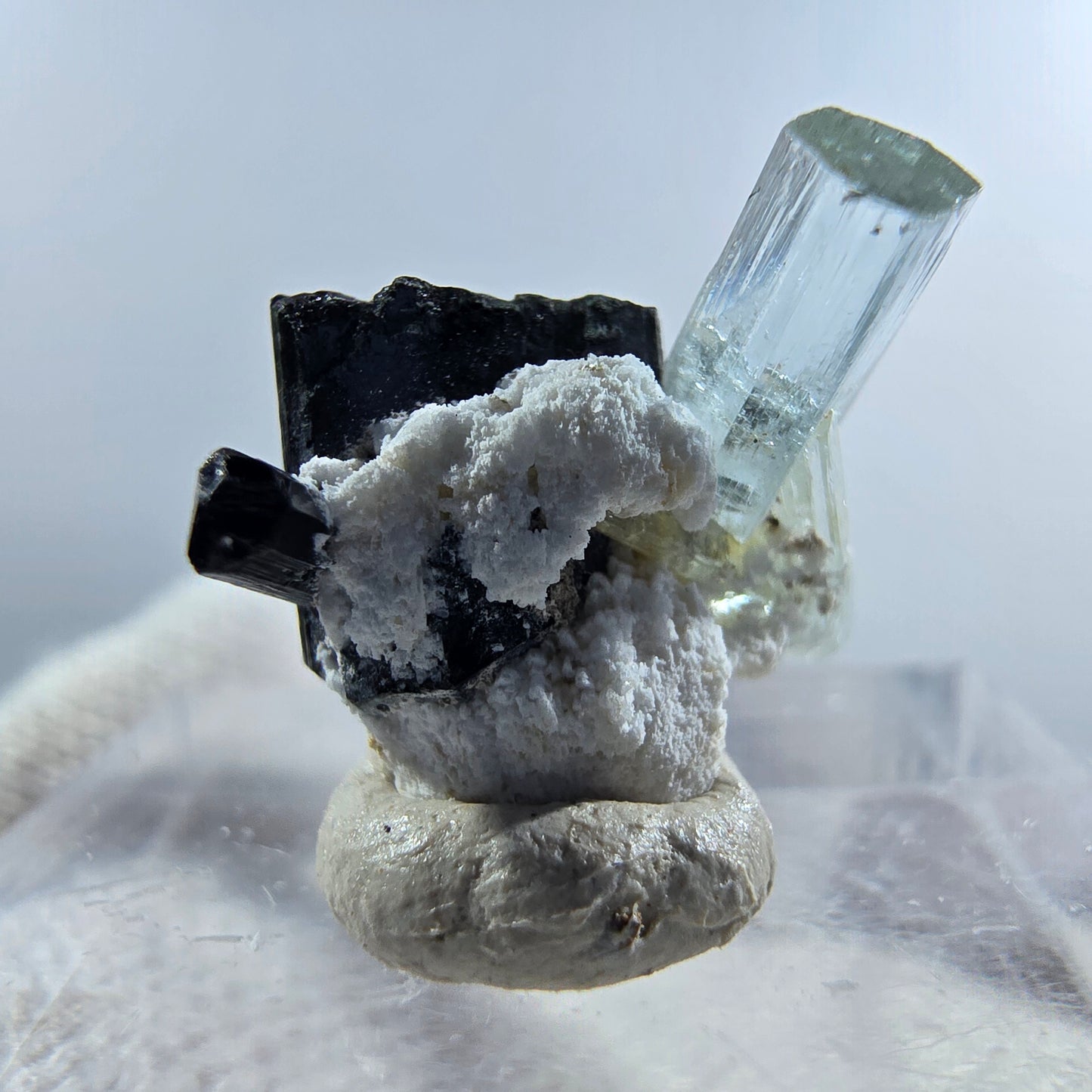 Aigue-marine de Setlene, tourmaline de Schörl, stade orthose Erongo, Namibie 16*14*10 mm