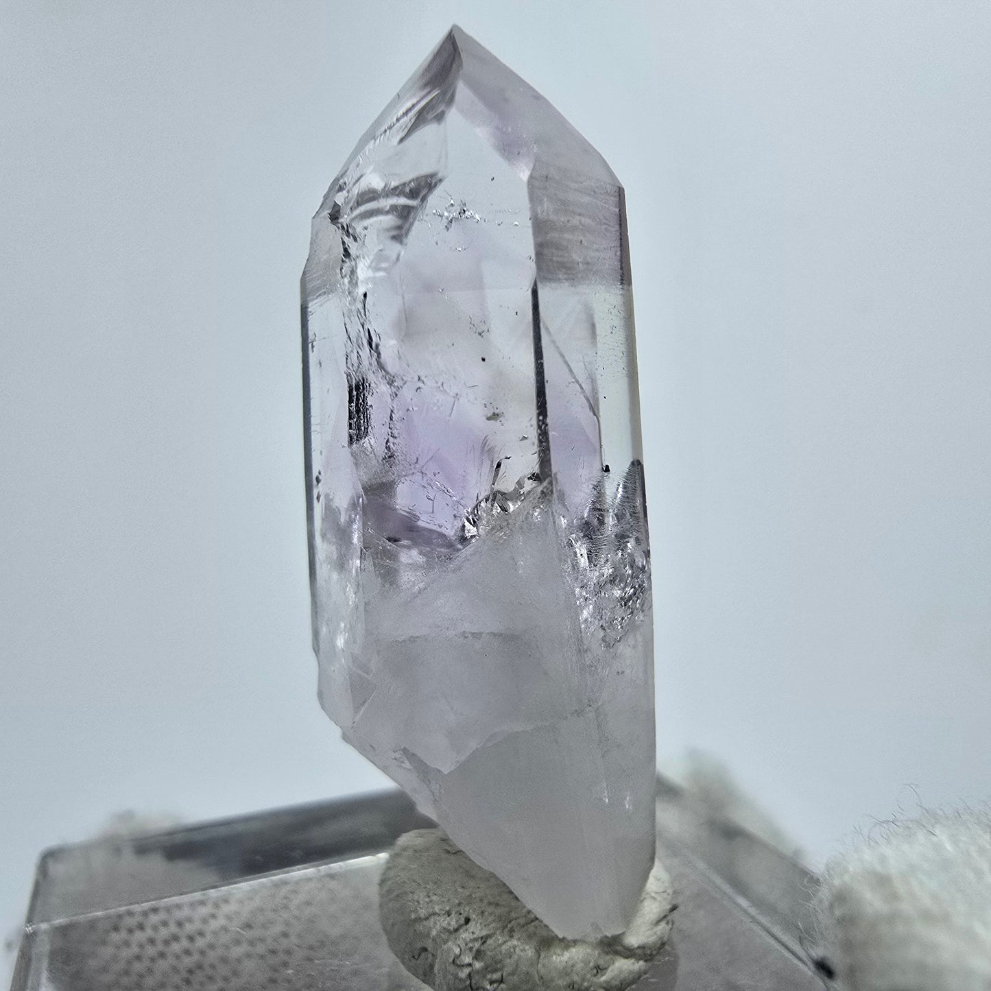 Phantom Amethyst Kristall mit Hämatit Streep Mine Goboboseb Namibia 30*12*9mm