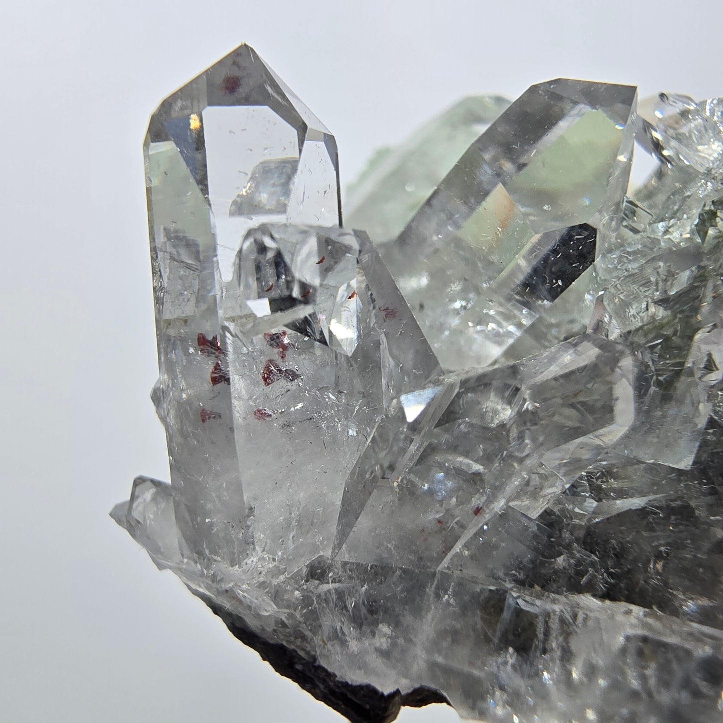 Quartz Harlequin Starburst, spécimen de préhnite, mine Streep, Goboboseb, Namibie, 44 x 39 x 25 mm