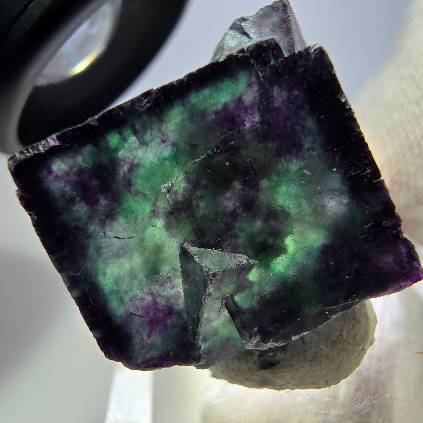 Rare spécimen de cube de fluorite fantôme, vert zonal et violet, Okorusu, Namibie, 30 x 23 x 19 mm
