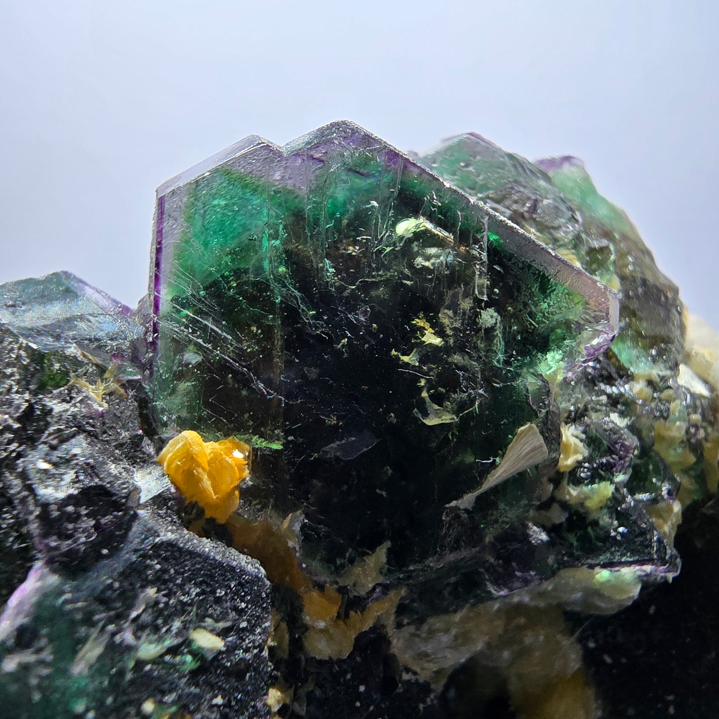 Fluorite fantôme hexagonale, hyalite, tourmaline Schörl, muscovite Erongo, Namibie 93*73*42mm