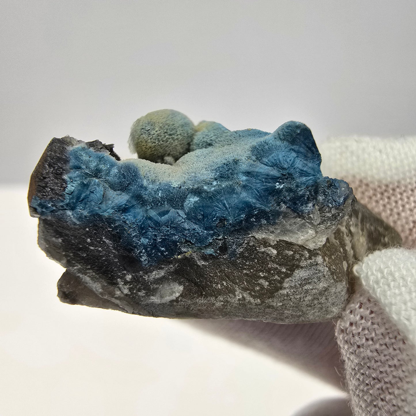 Seltene Shattuckit Stufe mit Kugel Kristallen blau Kaokoveld, Namibia 32*17*14mm