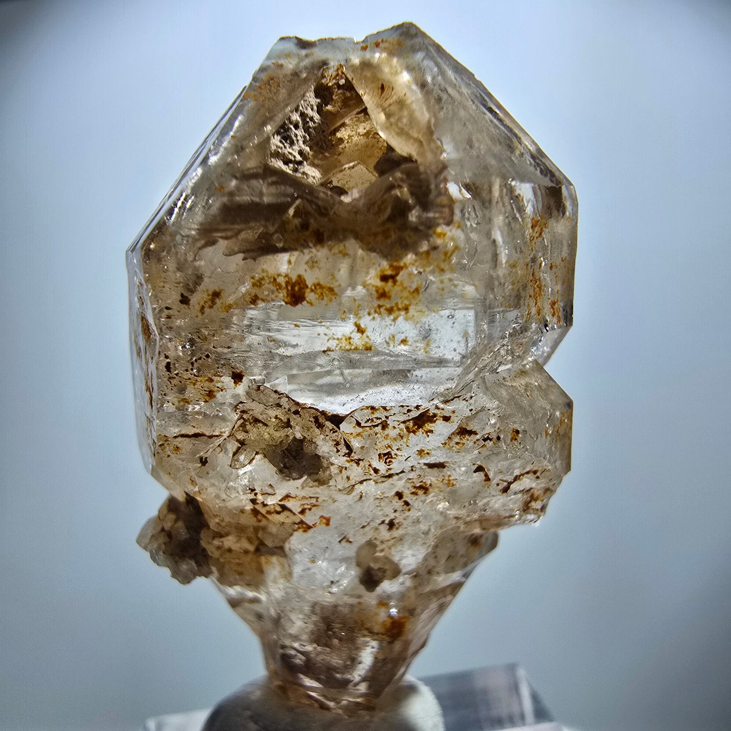 Klare Phantom Rauchquarz Skelett Zepter Spitze Goboboseb, Namibia 40*23*16mm