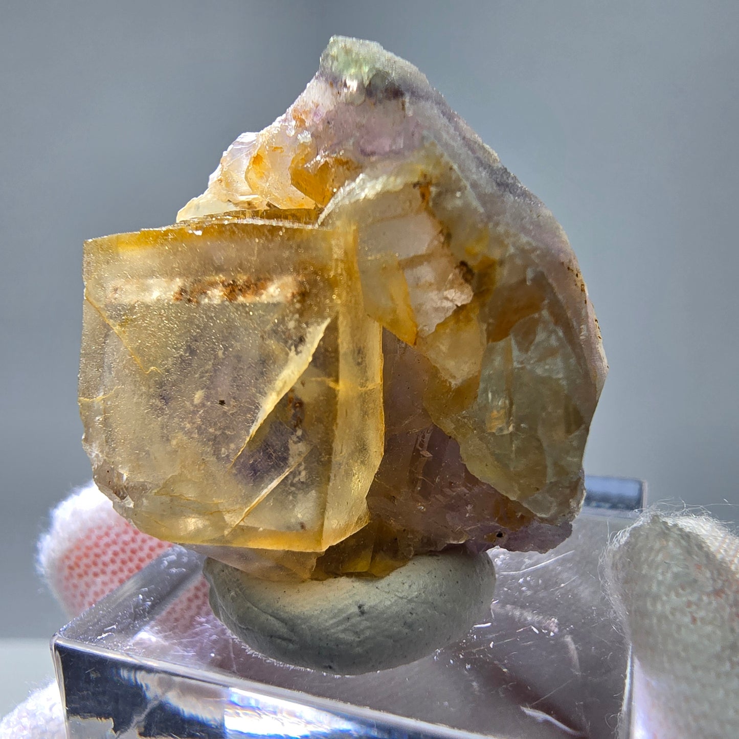 Seltene UV Phantom Fluorit Würfel Stufe lila gelb Brandberg, Namibia 30*27*14mm