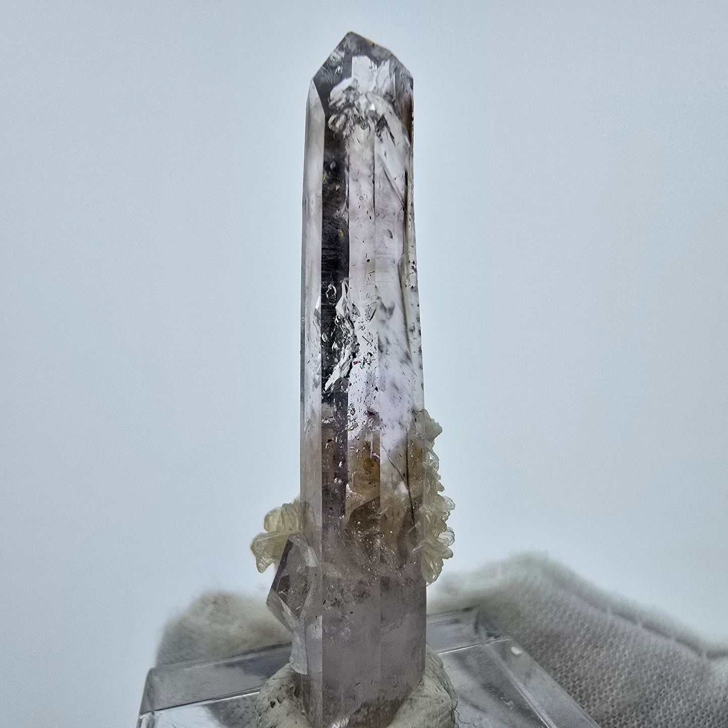 Phantom Amethyst mit Stilbit Stufe Goboboseb, Namibia 45*22*13mm Sammlung