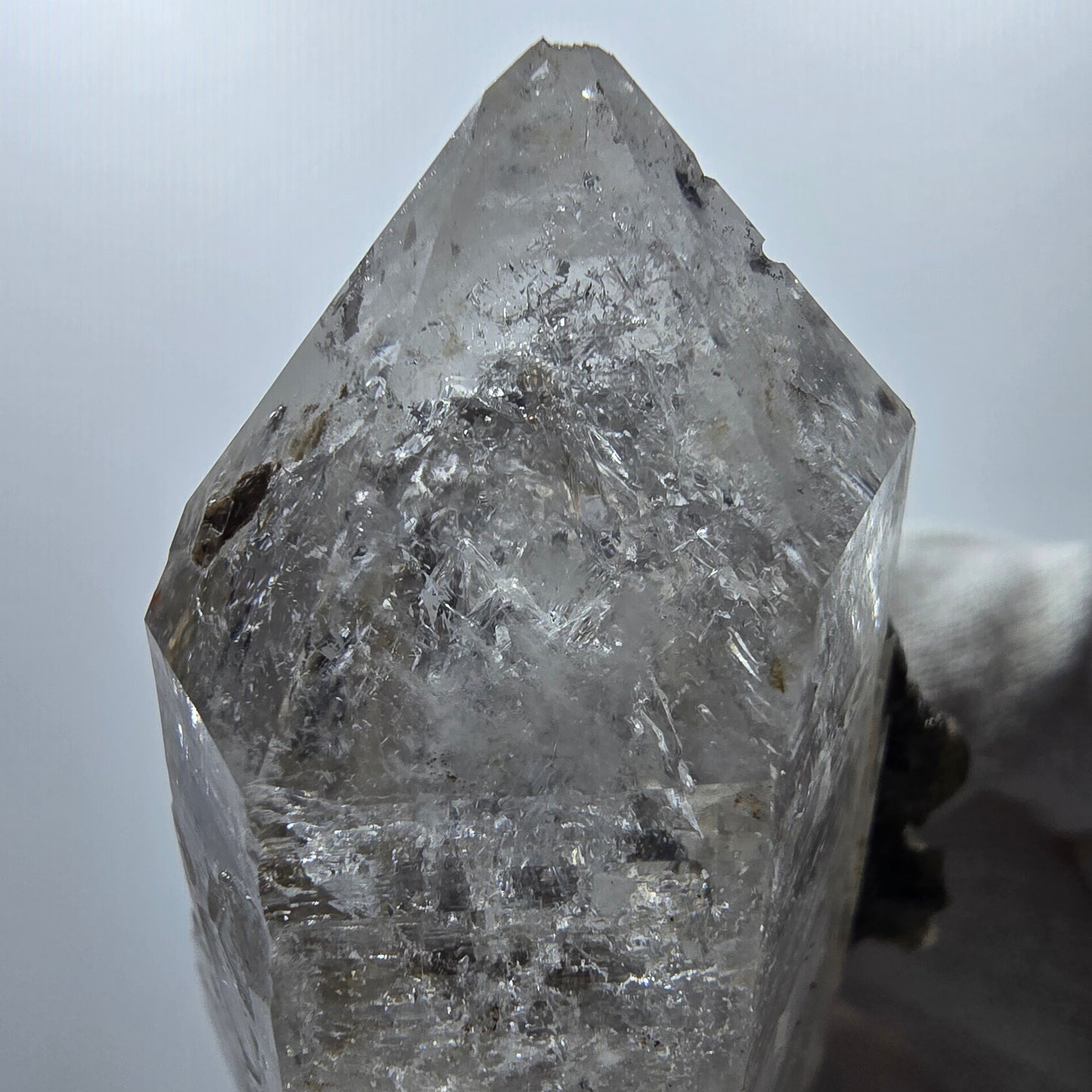 Goboboseb de poche Phantom Smoky Quartz UV Calcite Stage Valentine Namibie 65 x 42 x 37 mm