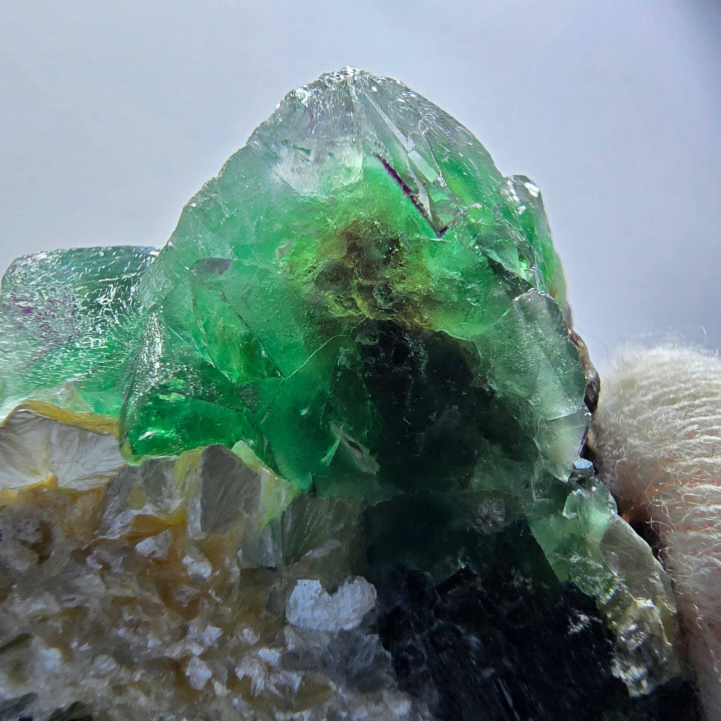 Fluorite fantôme, muscovite, hyalite, tourmaline Schörl, Erongo, Namibie, 49 x 38 x 30 mm