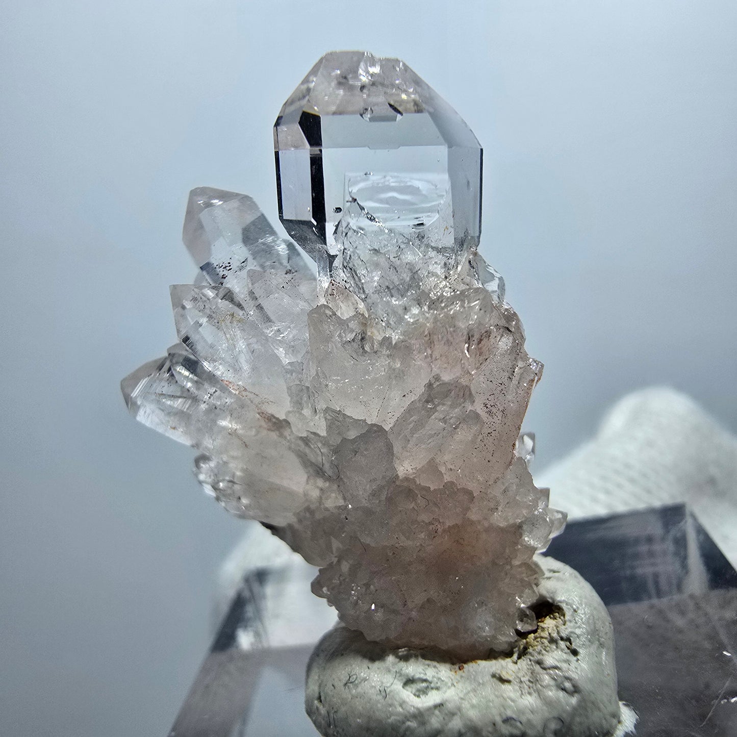 Amas de quartz fumé fantôme transparent, Goboboseb, Namibie, 26 x 19 x 13 mm