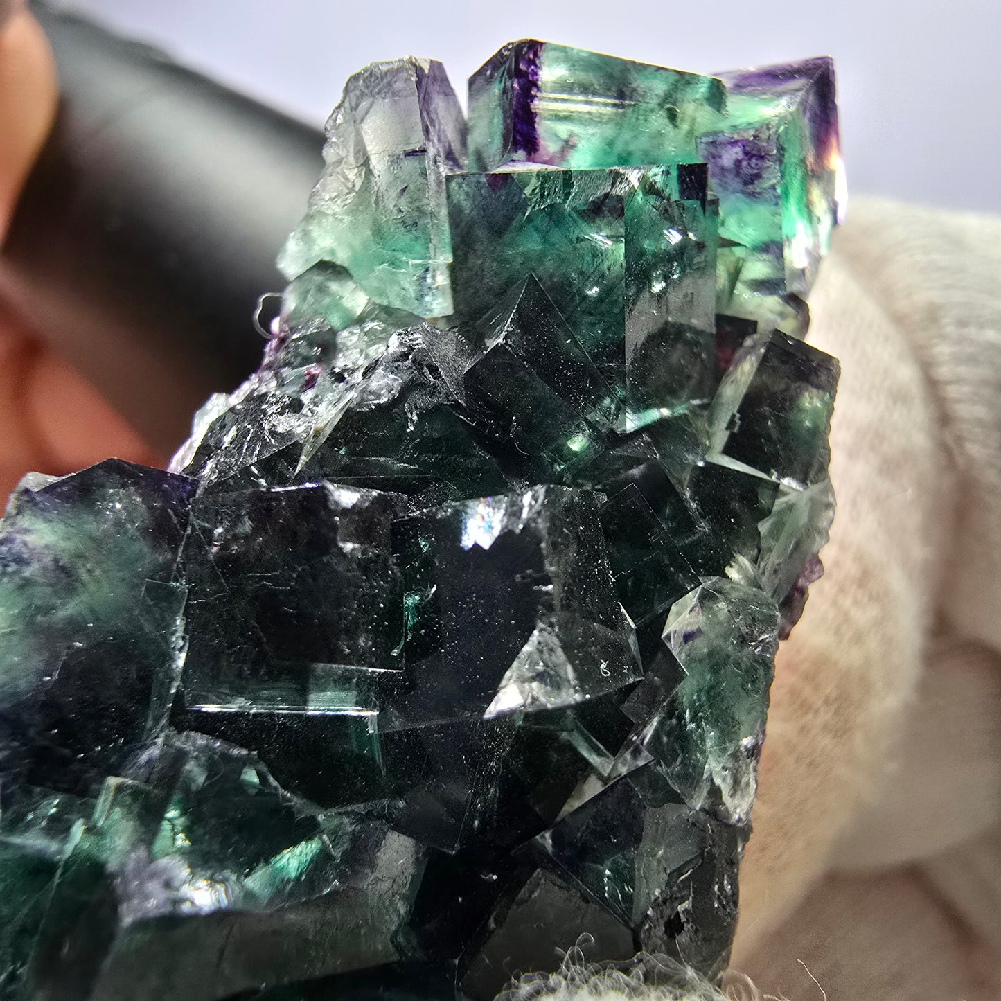 Rare spécimen de cube de fluorite fantôme, vert violet Okorusu Namibie 76*35*19mm