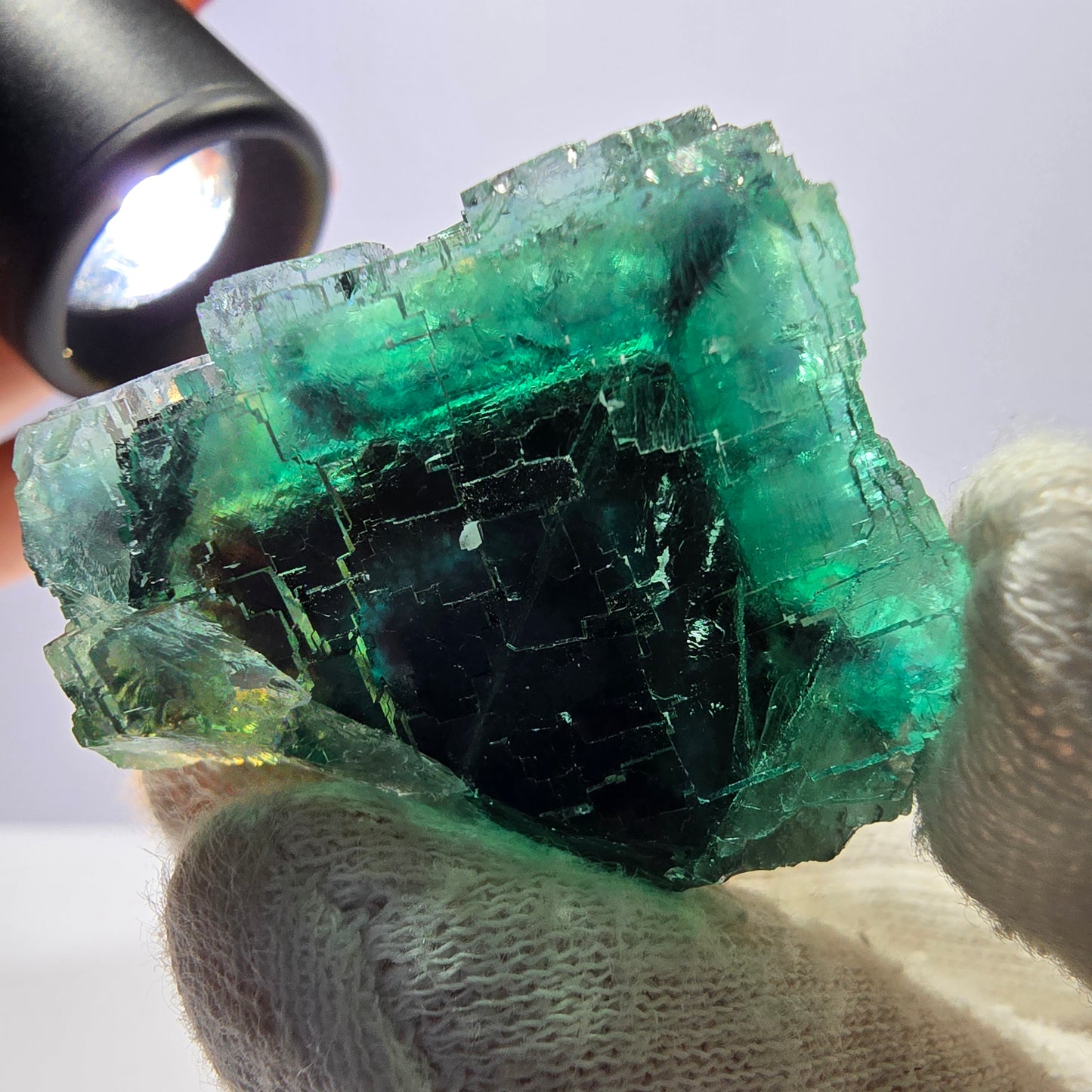 Rare spécimen de cube de fluorite fantôme, parqueté vert Okorusu, Namibie, 37 x 35 x 32 mm
