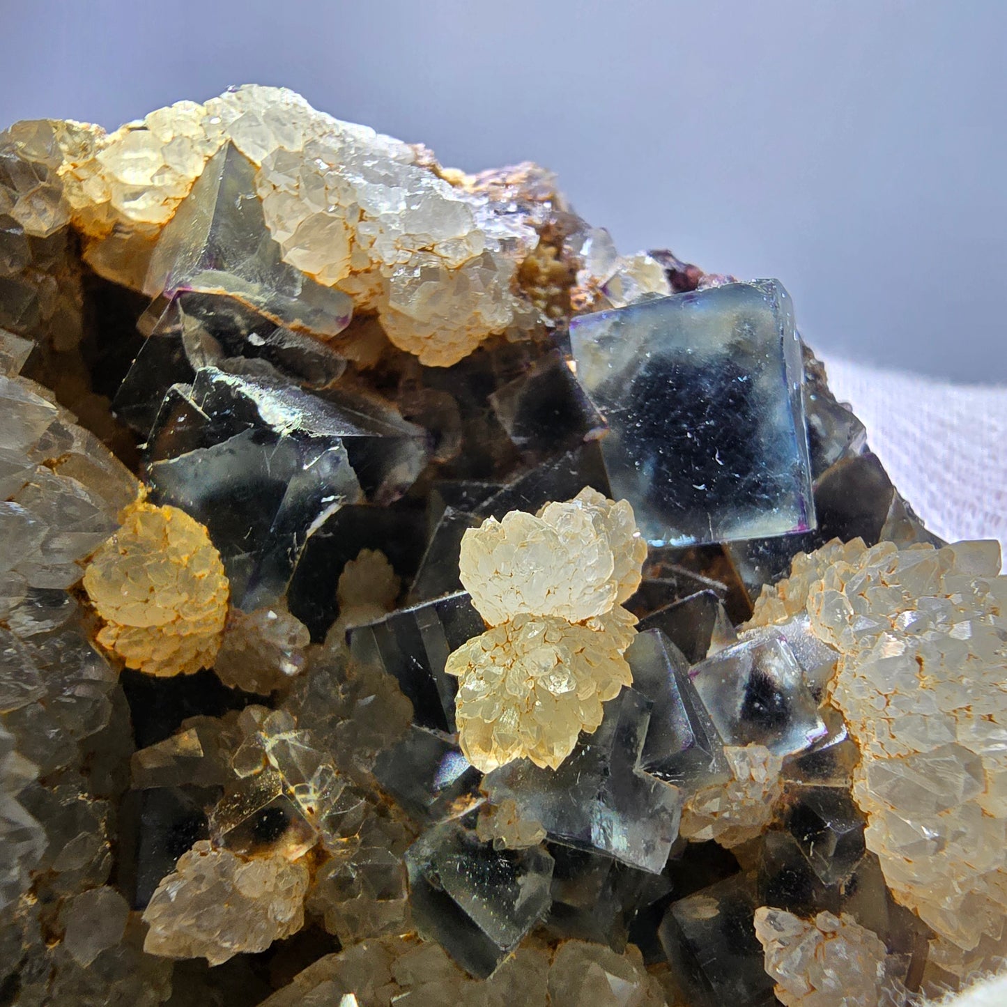 Grand cube de fluorite fantôme, spécimen de quartz bleu vert violet Okorusu, Namibie 95 x 68 x 58 mm