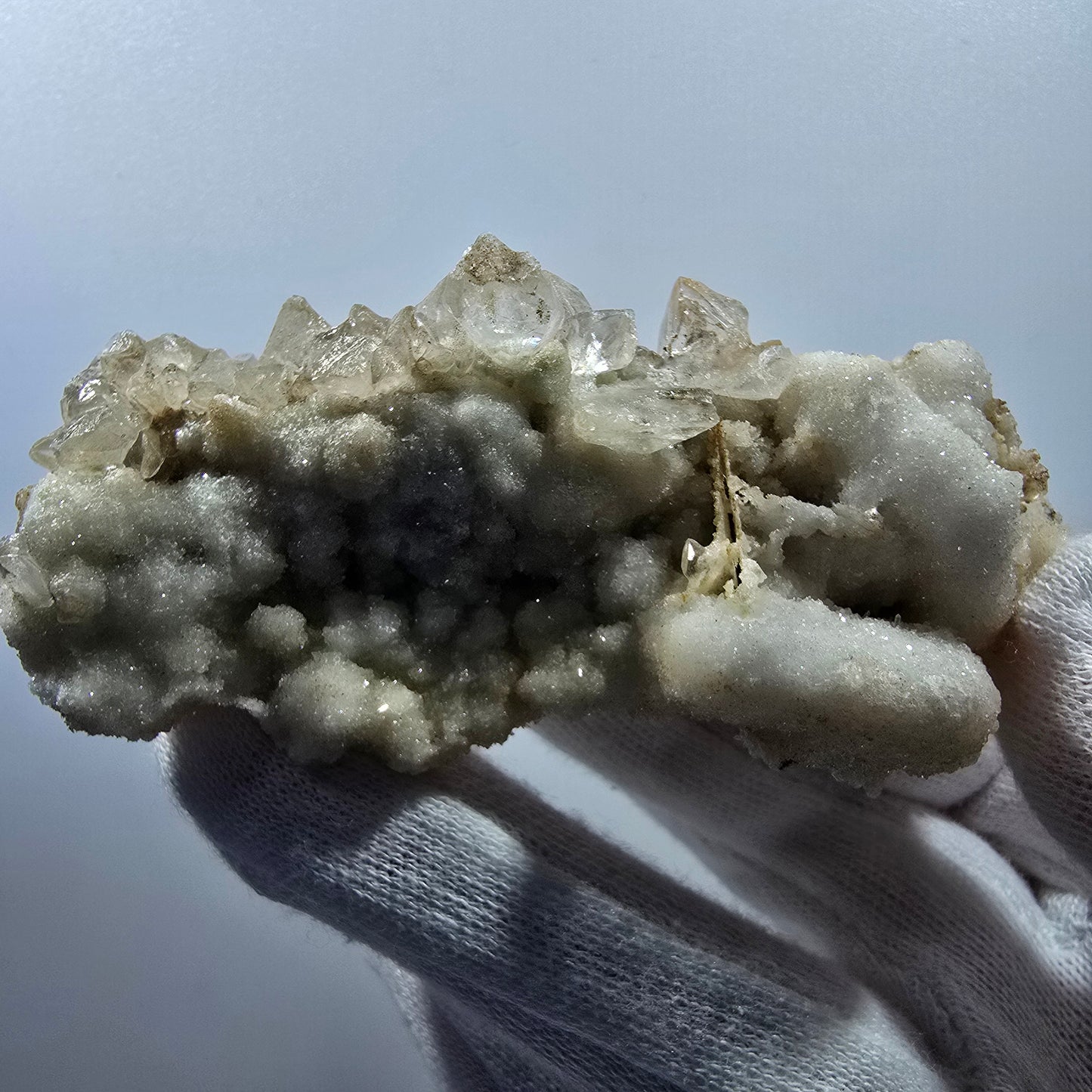 Spécimen rare de calcite UV, mine Valentine Pocket, Goboboseb, Namibie, 88 x 44 x 29 mm