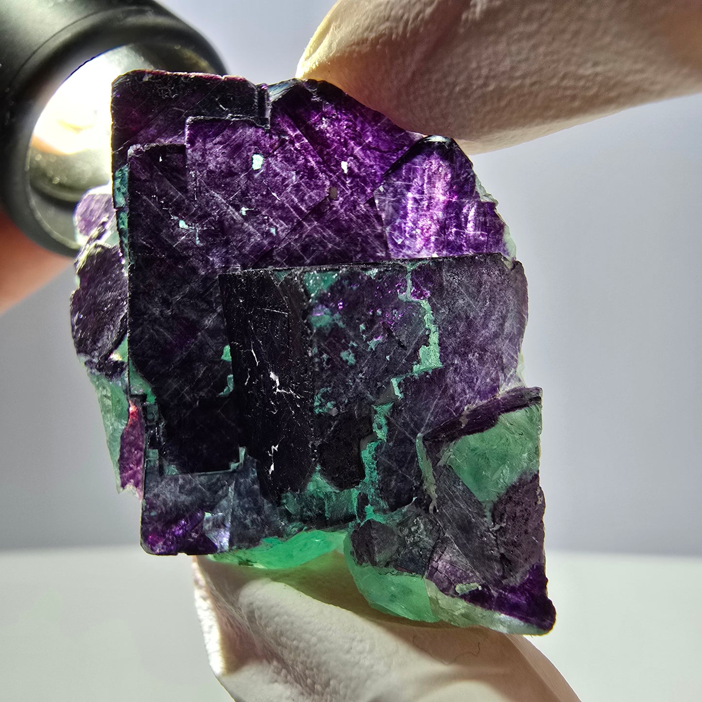 Spécimen de cube de fluorite fantôme vert violet zonal 11:11 Angel Pocket, Namibie 54*34*18mm