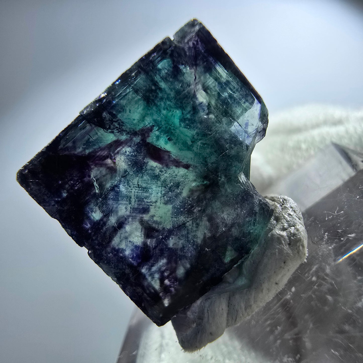 Spécimen rare de cube de fluorite fantôme, vert zonal et violet, Okorusu, Namibie, 23 x 18 x 14 mm