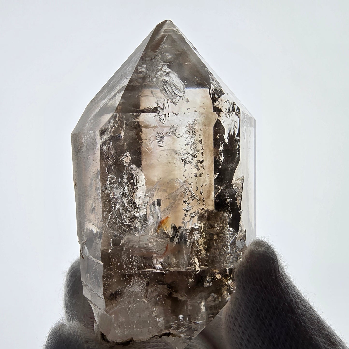 Sceptre DT en quartz fumé squelette Enhydro, poche Valentine en calcite UV, Namibie 71 x 43 x 31 mm
