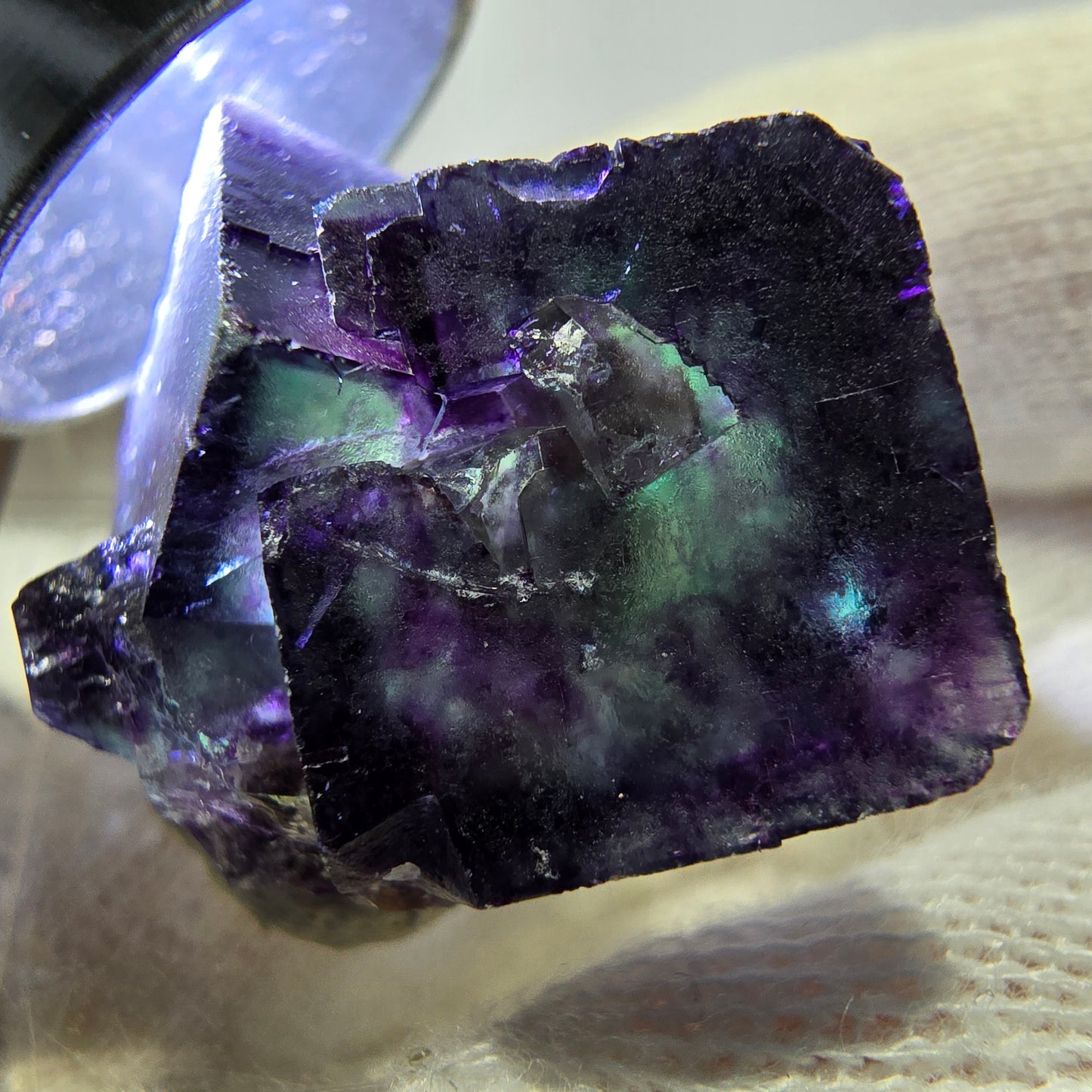 Spécimen rare de cube de fluorite fantôme, vert zonal et violet, Okorusu, Namibie, 30 x 21 x 16 mm