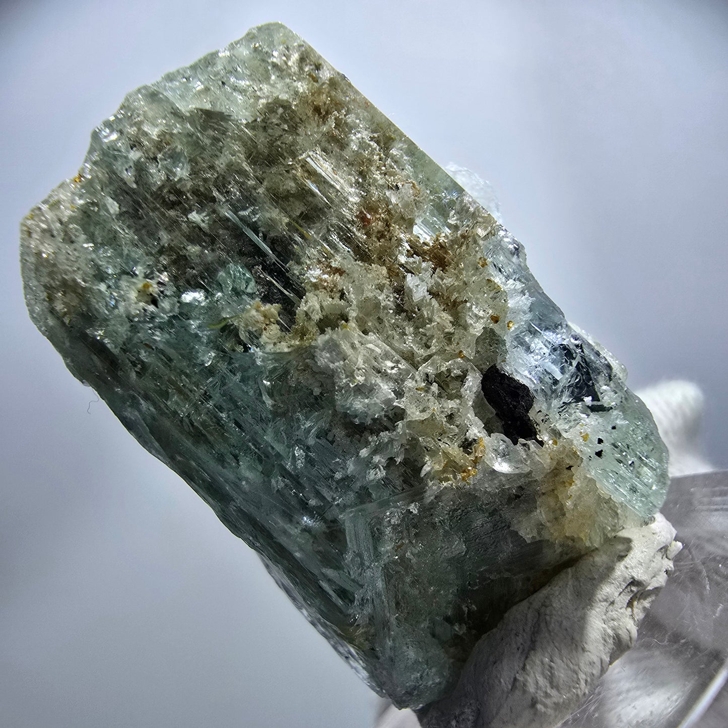 Seltener Aquamarin X mit Hyalit Einschlüssen Erongo, Namibia 40*29*23mm
