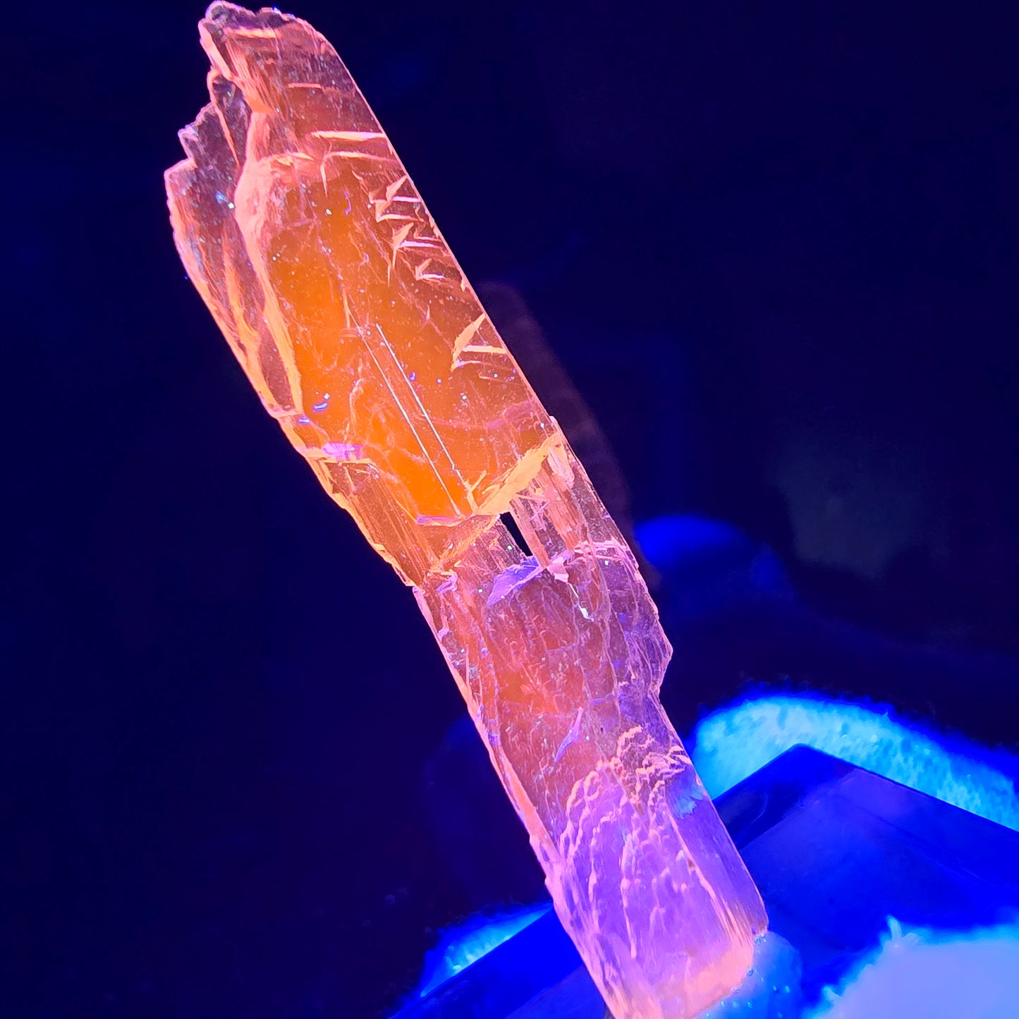 Seltener Kunzit X Spodumen Kristall weiß UV Mineral 46*10*4mm aus Brasilien