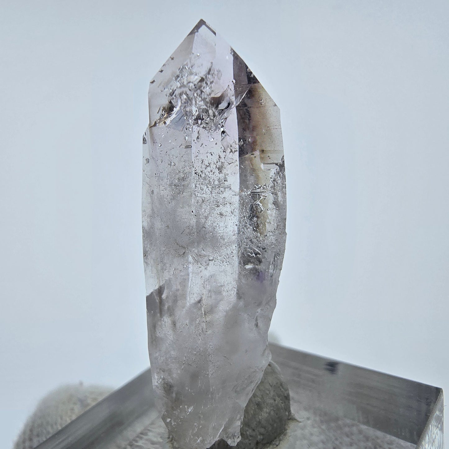 Cristal d'améthyste hématite fantôme Streep Mine, Goboboseb, Namibie 36 x 12 x 9 mm