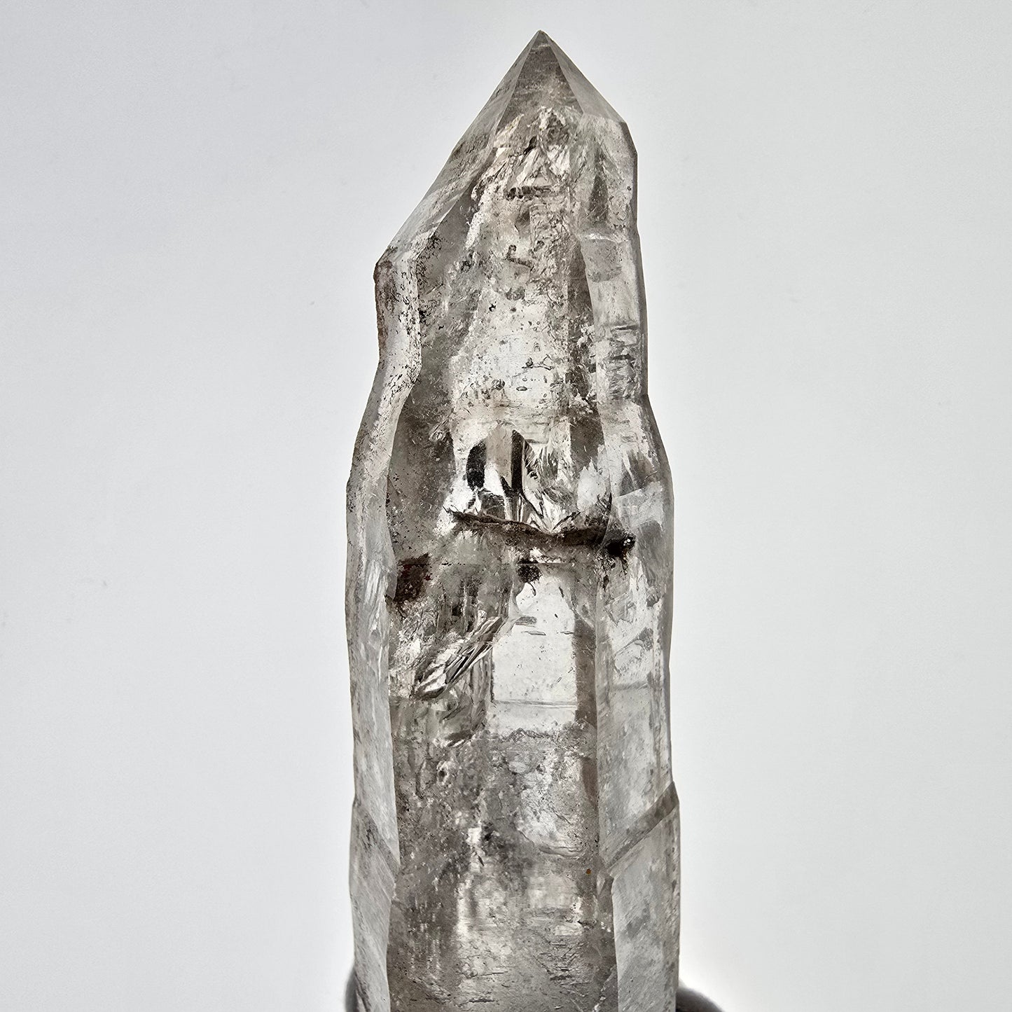 Quartz fumé squelette fantôme lémurien DT, calcite UV Valentine Pocket, Namibie 133 x 46 x 36 mm