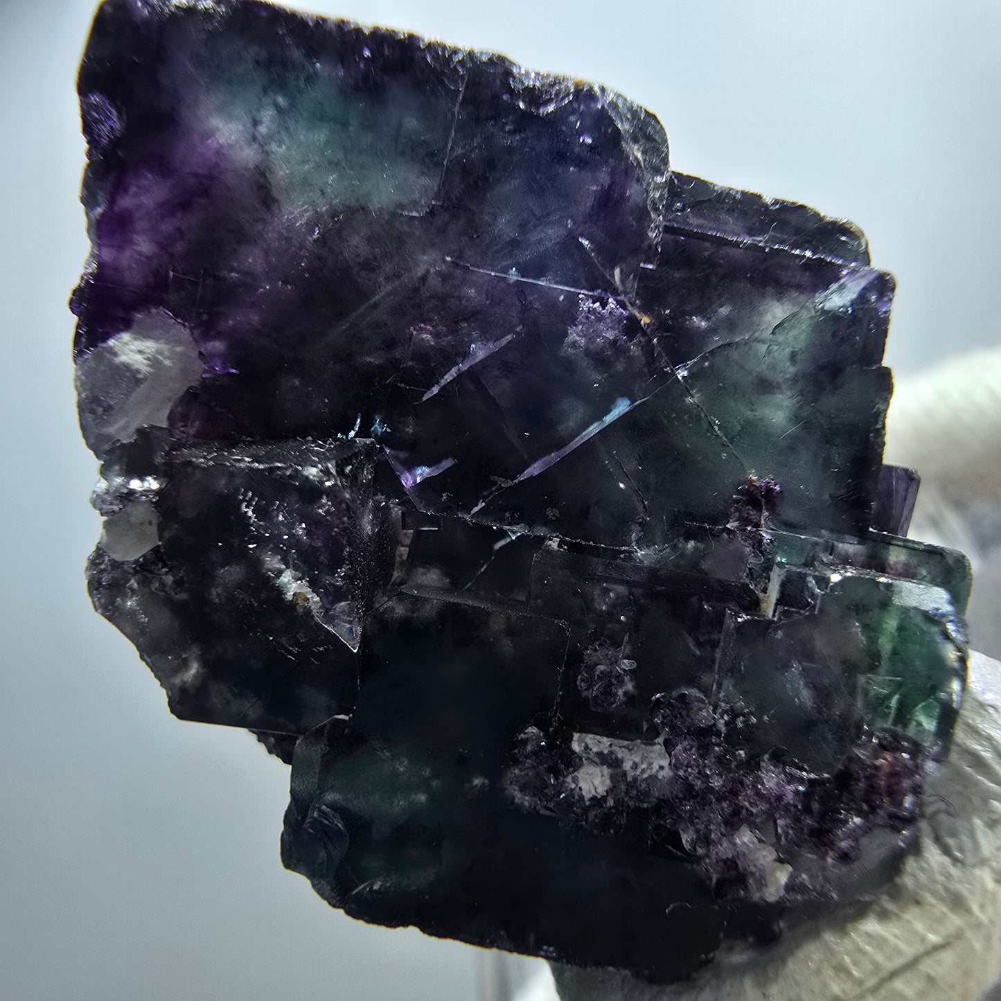Spécimen rare de cube de fluorite fantôme, vert zonal et violet, Okorusu, Namibie, 31 x 24 x 21 mm