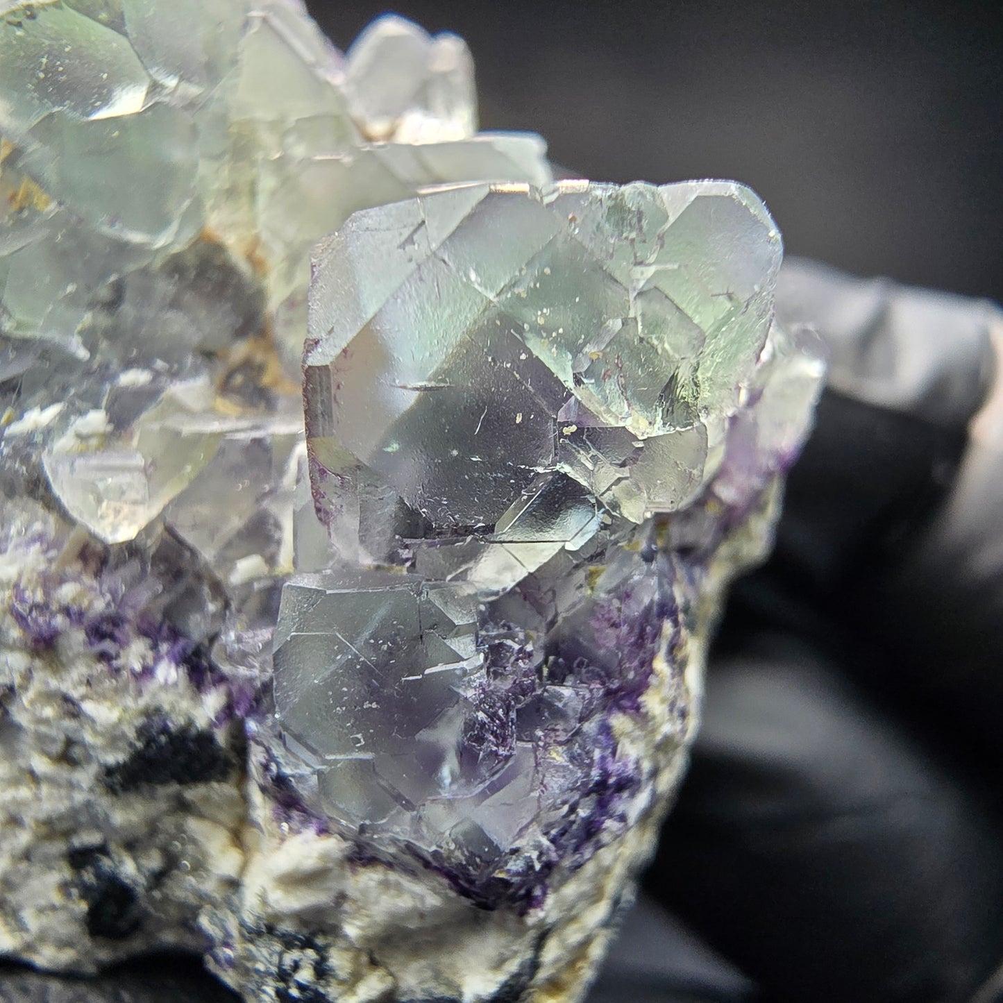 Klare zonare Fluorit Würfel Schörl Muskovit Stufe Erongo, Namibia 54*36*27mm
