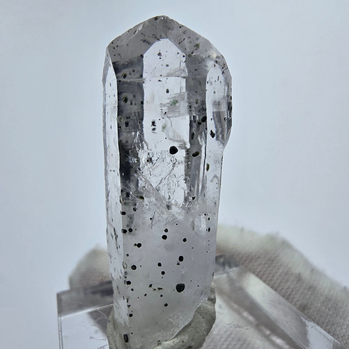 Phantom Amethyst Kristall mit Hämatit Streep Mine Goboboseb Namibia 37*16*11mm