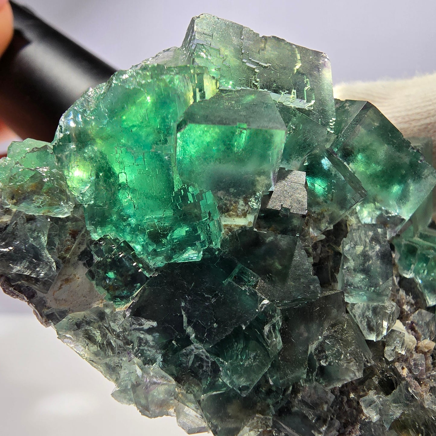 Grand cube de fluorite fantôme vert étagé Okorusu Namibie 105 x 45 x 36 mm