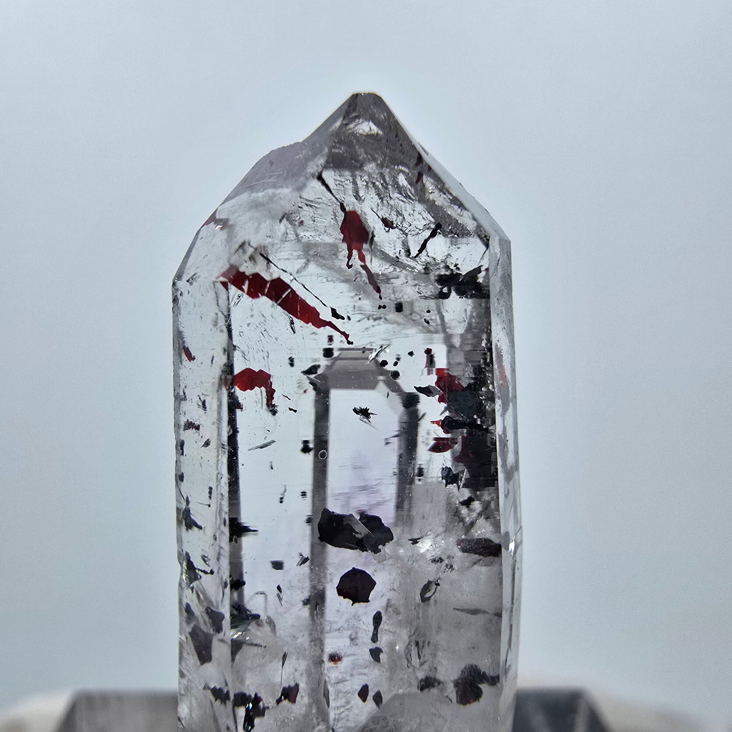 Quartz clair Harlequin Point Streep Mine, Goboboseb, Namibie, 30 x 12 x 10 mm