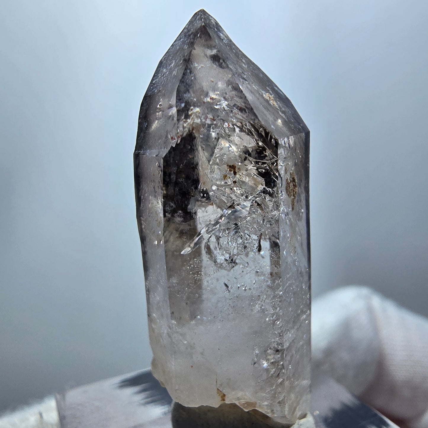 Enhydro Phantom Rauchquarz Zepter, 1x Blase Goboboseb, Namibia 38*14*14mm