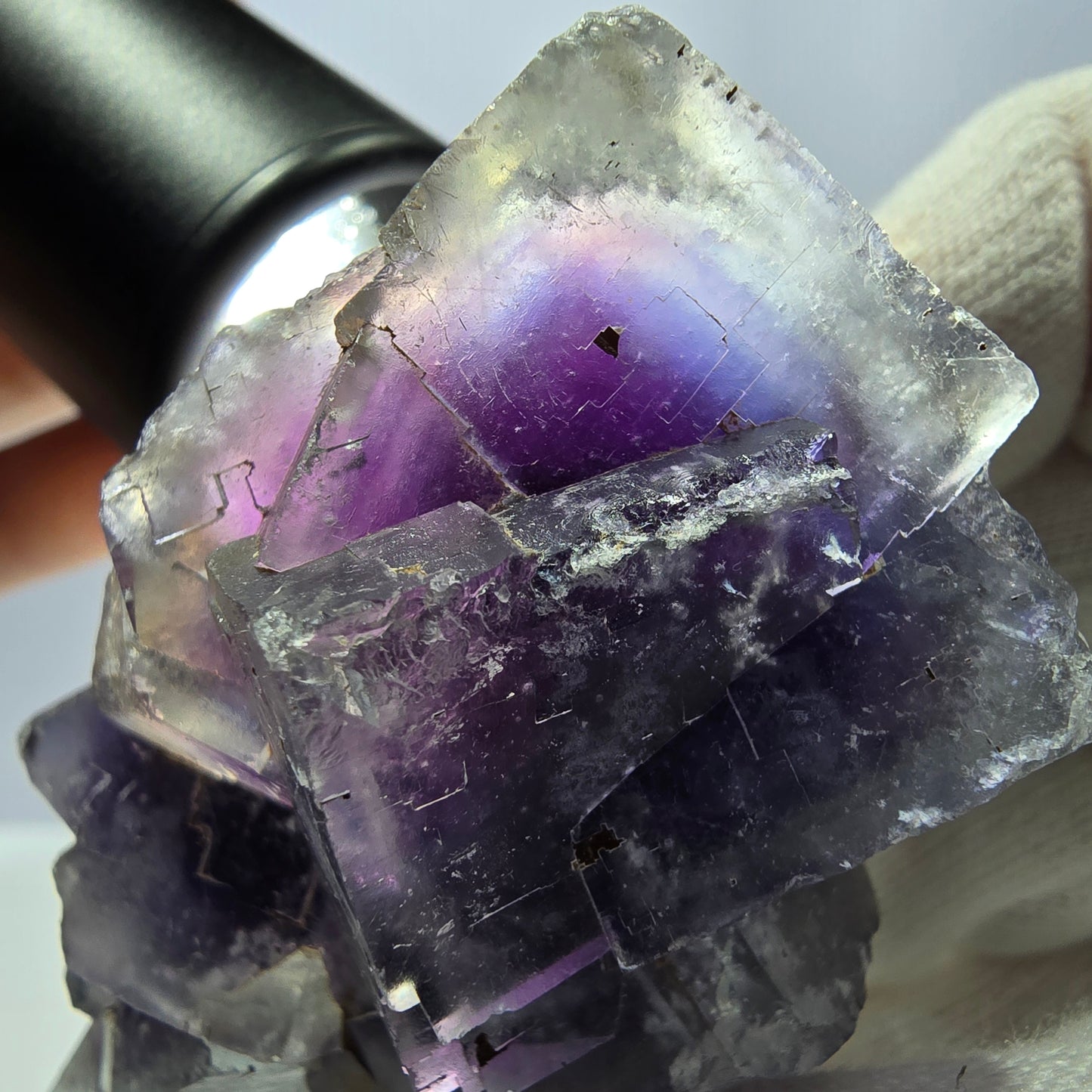 Rare spécimen de cube de fluorite fantôme, bleu-violet Okorusu Namibie 66 x 43 x 32 mm
