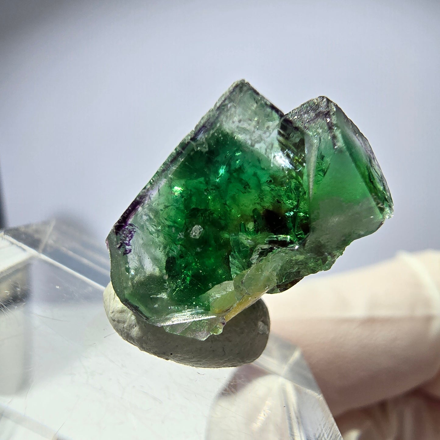 Cube de fluorite fantôme, zonal, qualité muscovite Erongo, Namibie 18*12*9mm