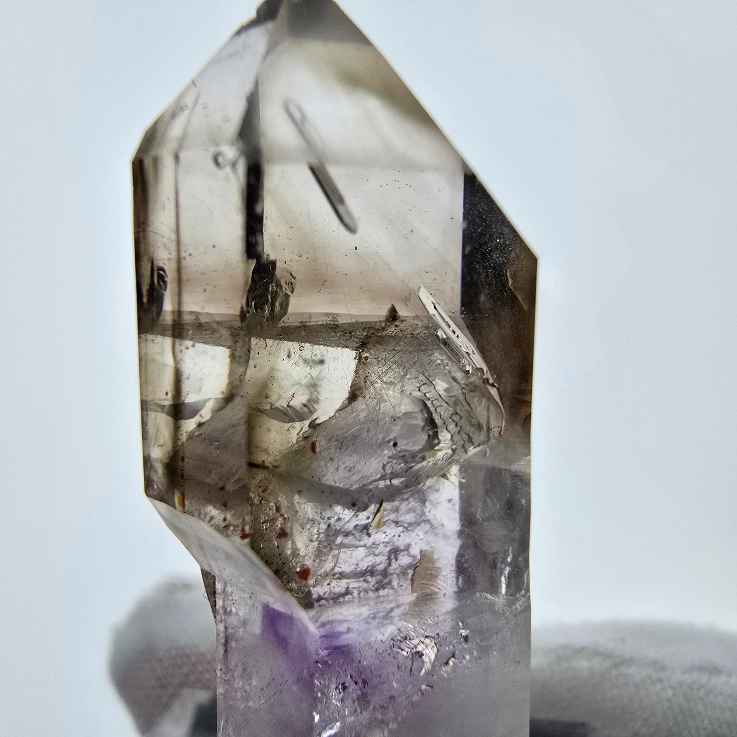 Cristal de sceptre d'améthyste fantôme transparent Goboboseb, Namibie 41*18*14mm Collection