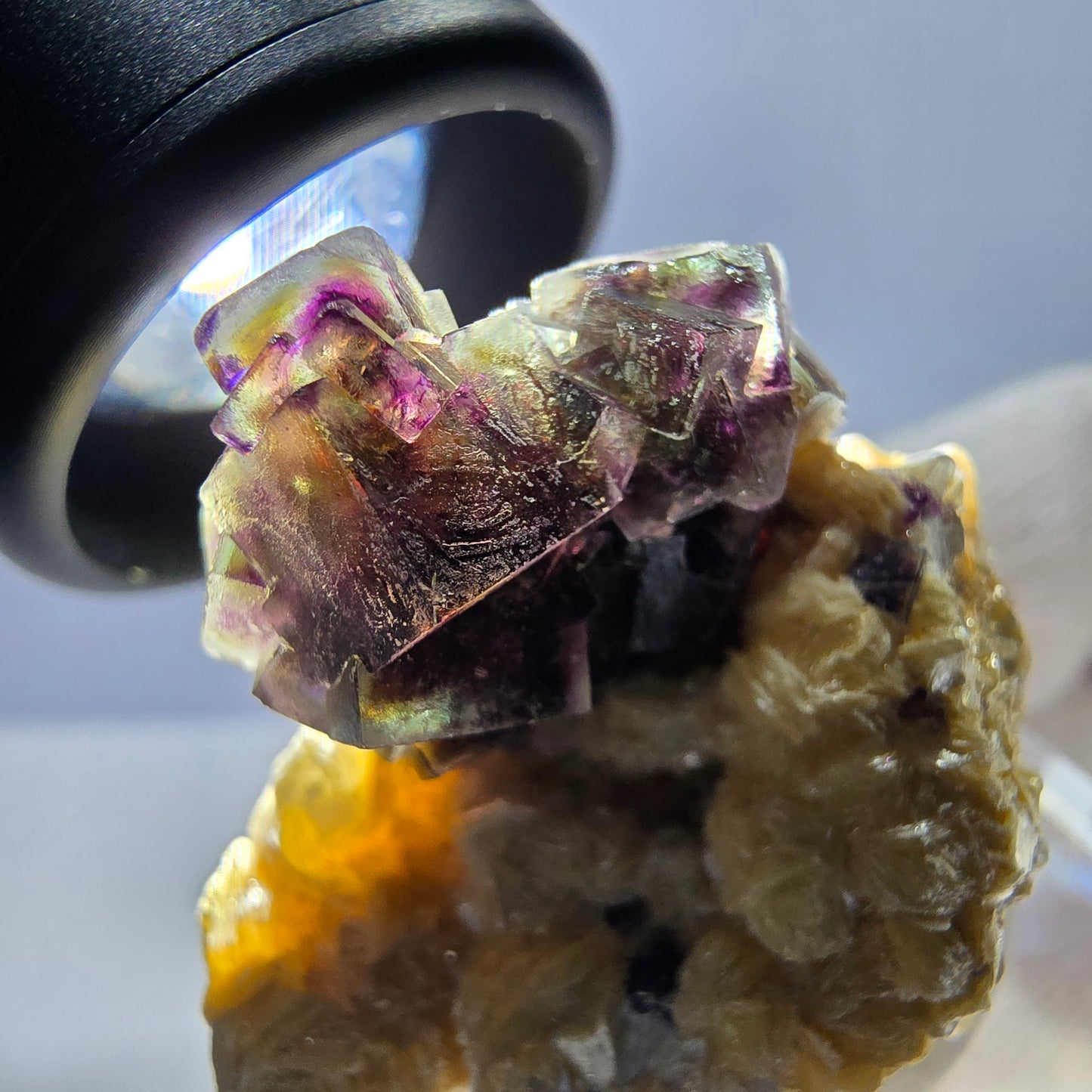 Cubes de fluorite fantôme colorés, spécimen de muscovite, Erongo, Namibie, 43 x 35 x 25 mm