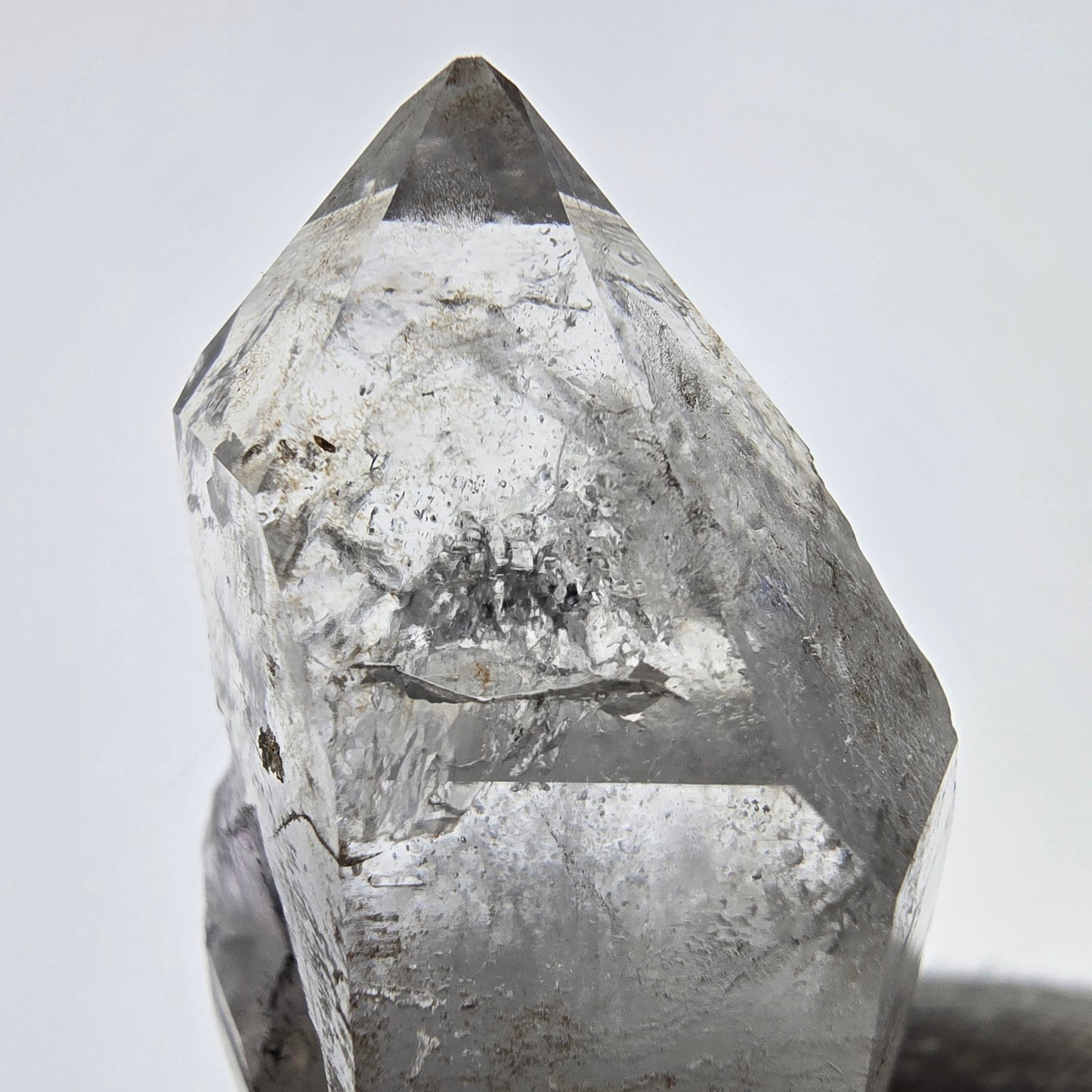 Sceptre de poche Saint-Valentin en améthyste fantôme squelette, Namibie 58 x 31 x 19 mm