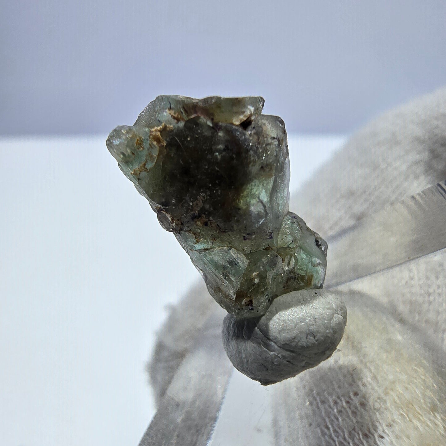 Cube de fluorite fantôme, spécimen de muscovite, Erongo, Namibie, 18 x 14 x 9 mm