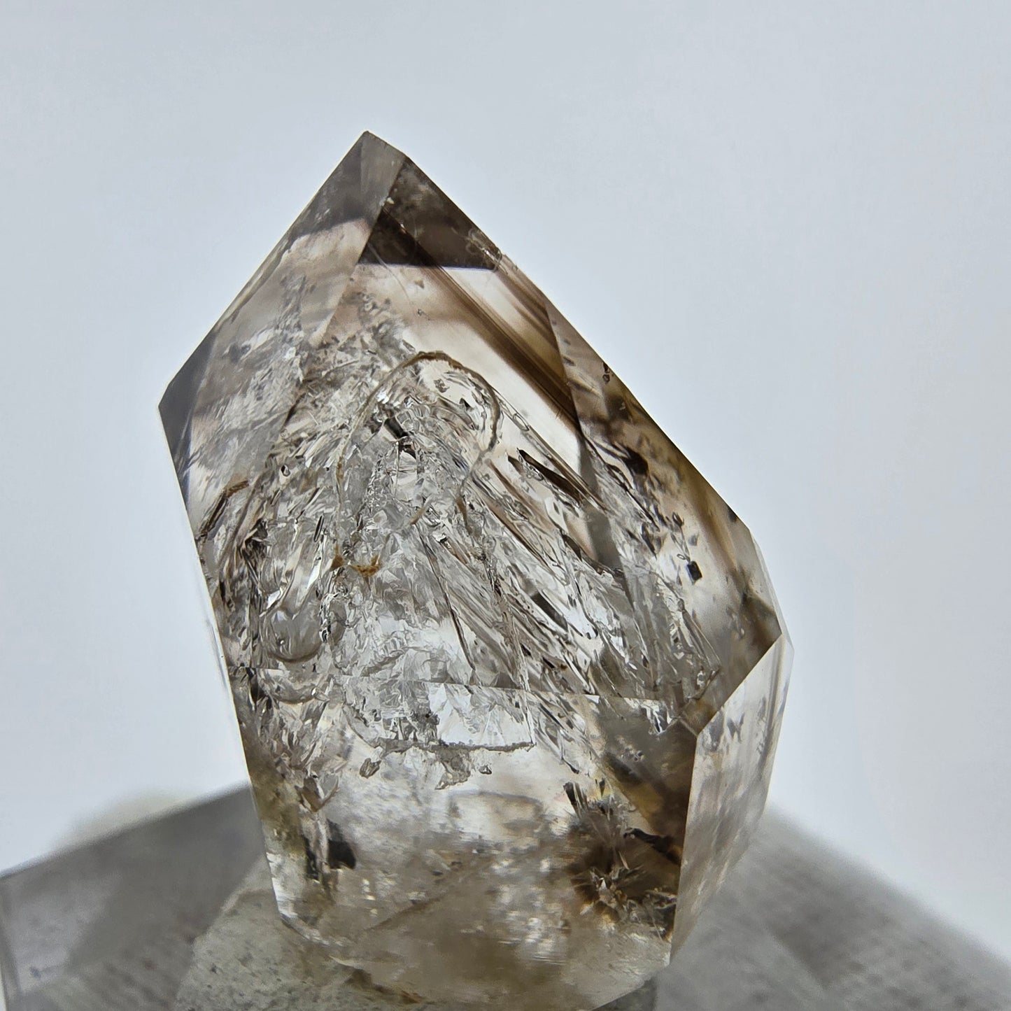 Enhydro Phantom Rauchquarz Zepter, 1x Blase Goboboseb, Namibia 32*24*17mm