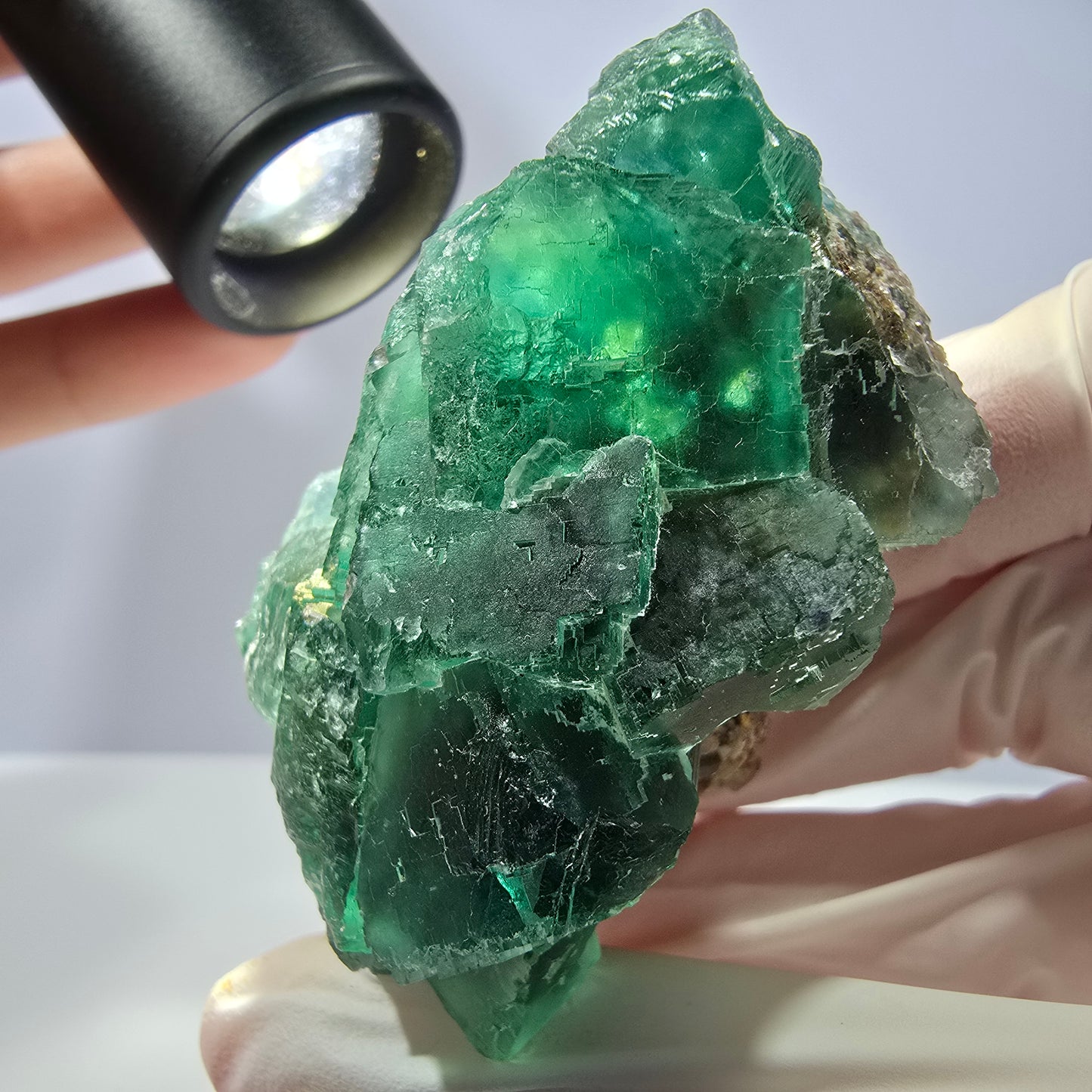 Spécimen de cube de fluorite fantôme transparente, vert parqueté, Okorusu, Namibie, 77 x 54 x 38 mm