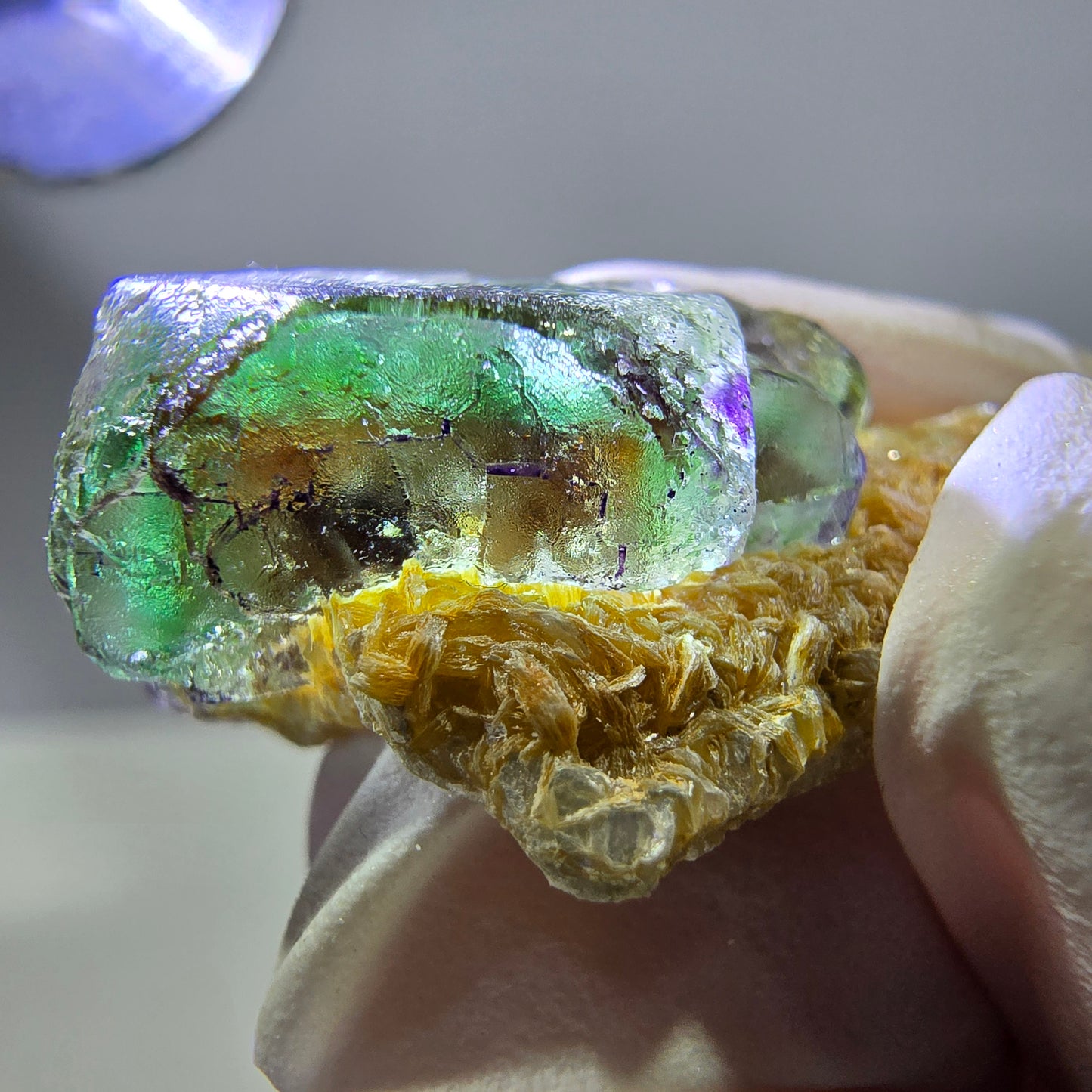 Cube de fluorite fantôme, spécimen de muscovite, Erongo, Namibie, 26 x 20 x 13 mm
