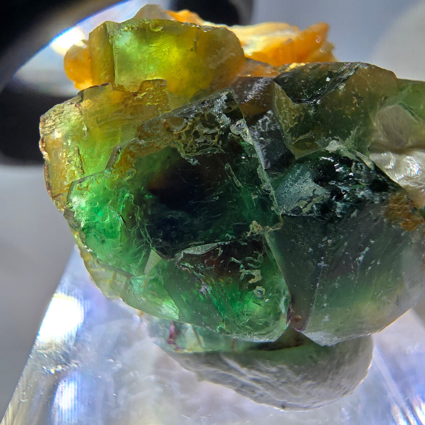 Cube de fluorite fantôme, muscovite et hyalite, spécimen d'Erongo, Namibie, 29 x 22 x 15 mm