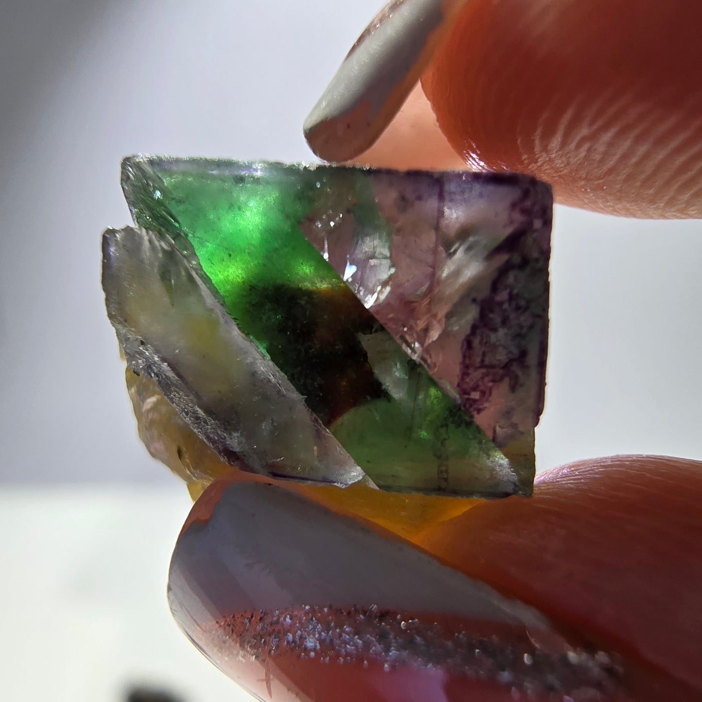 Lot de 16 fluorites fantômes, hyalites, tourmalines Schörl, muscovites, Erongo, Namibie