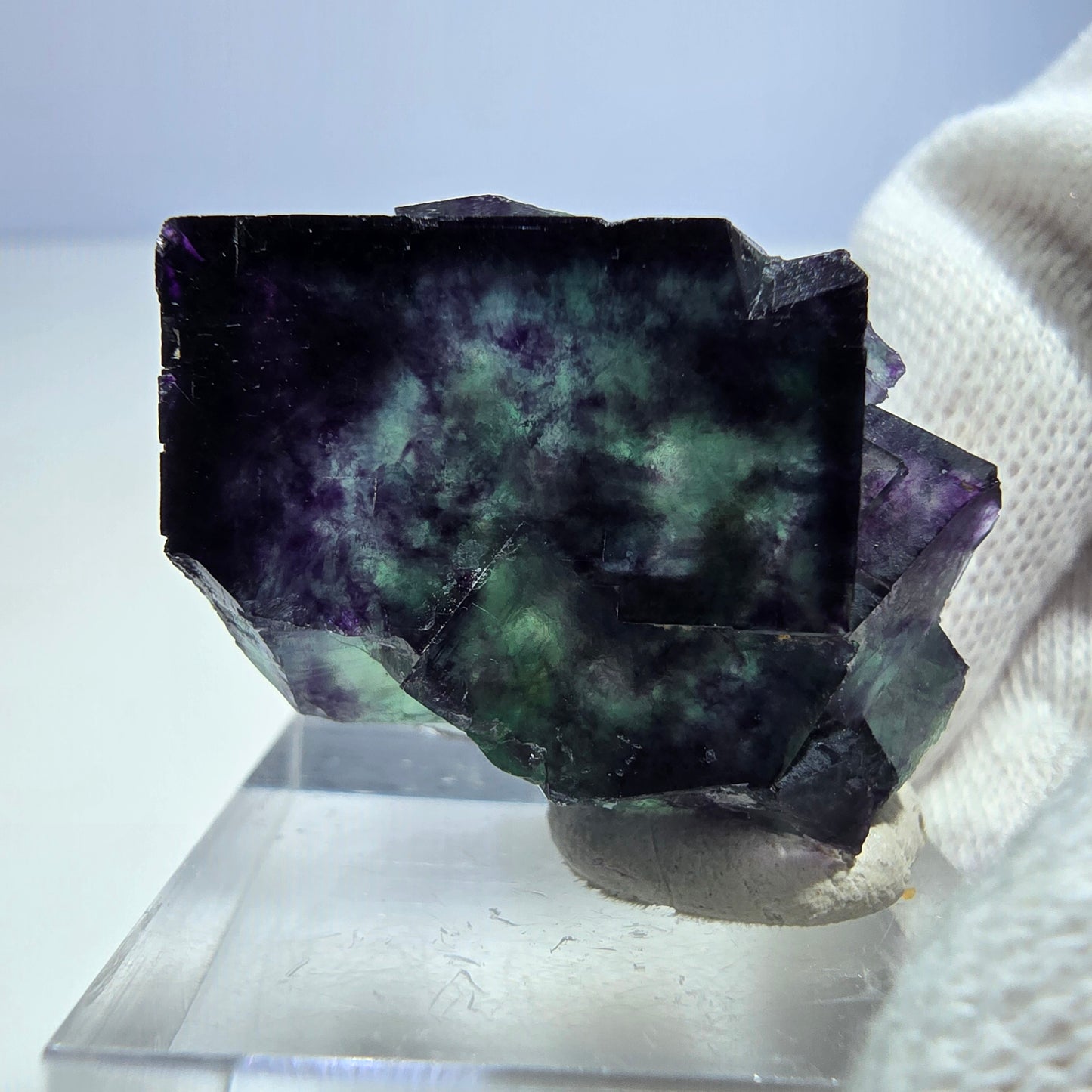 Spécimen rare de cube de fluorite fantôme zonal vert violet Okorusu, Namibie 33*21*14mm