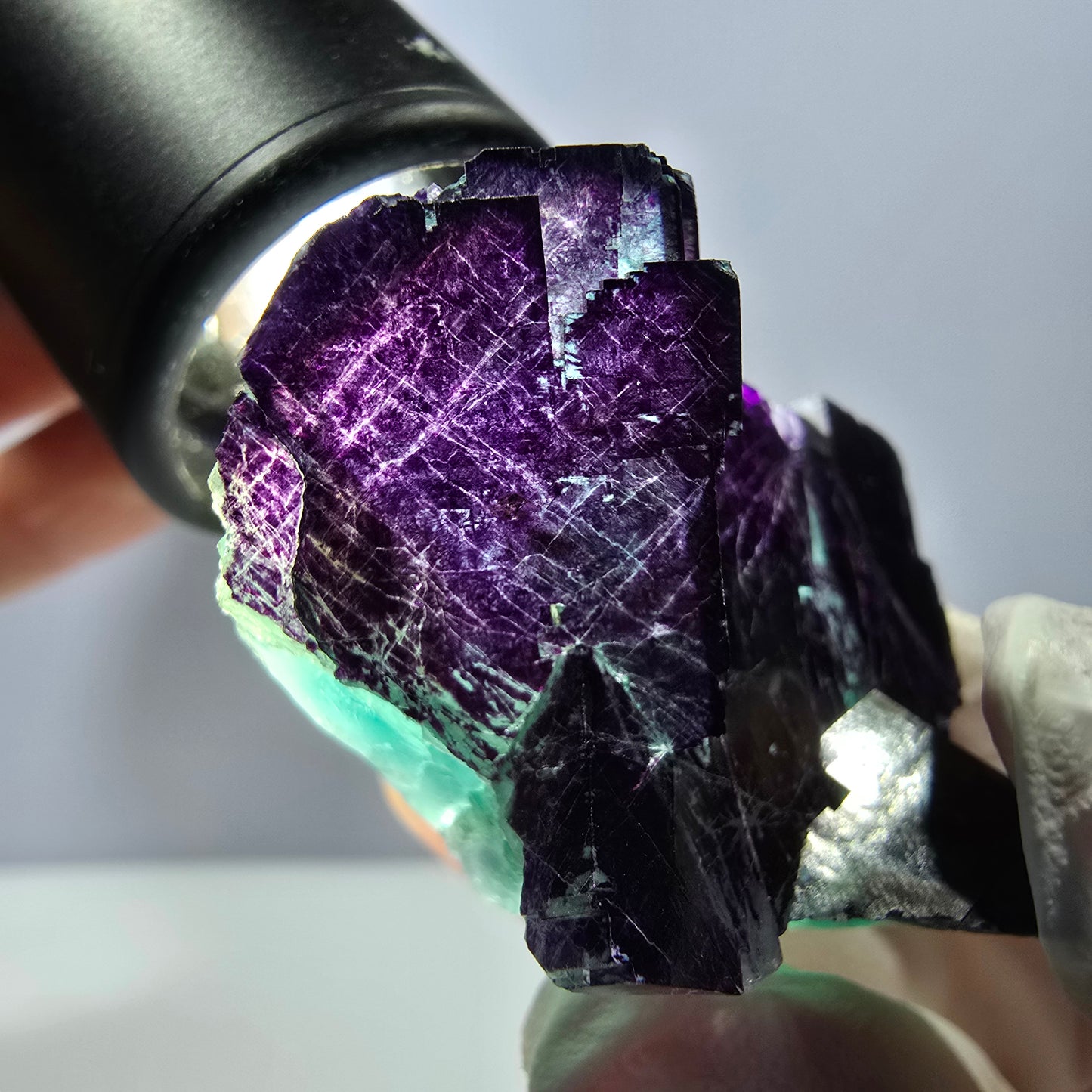 Spécimen de cube de fluorite fantôme vert violet zonal 11:11 Angel Pocket, Namibie 44*32*25mm