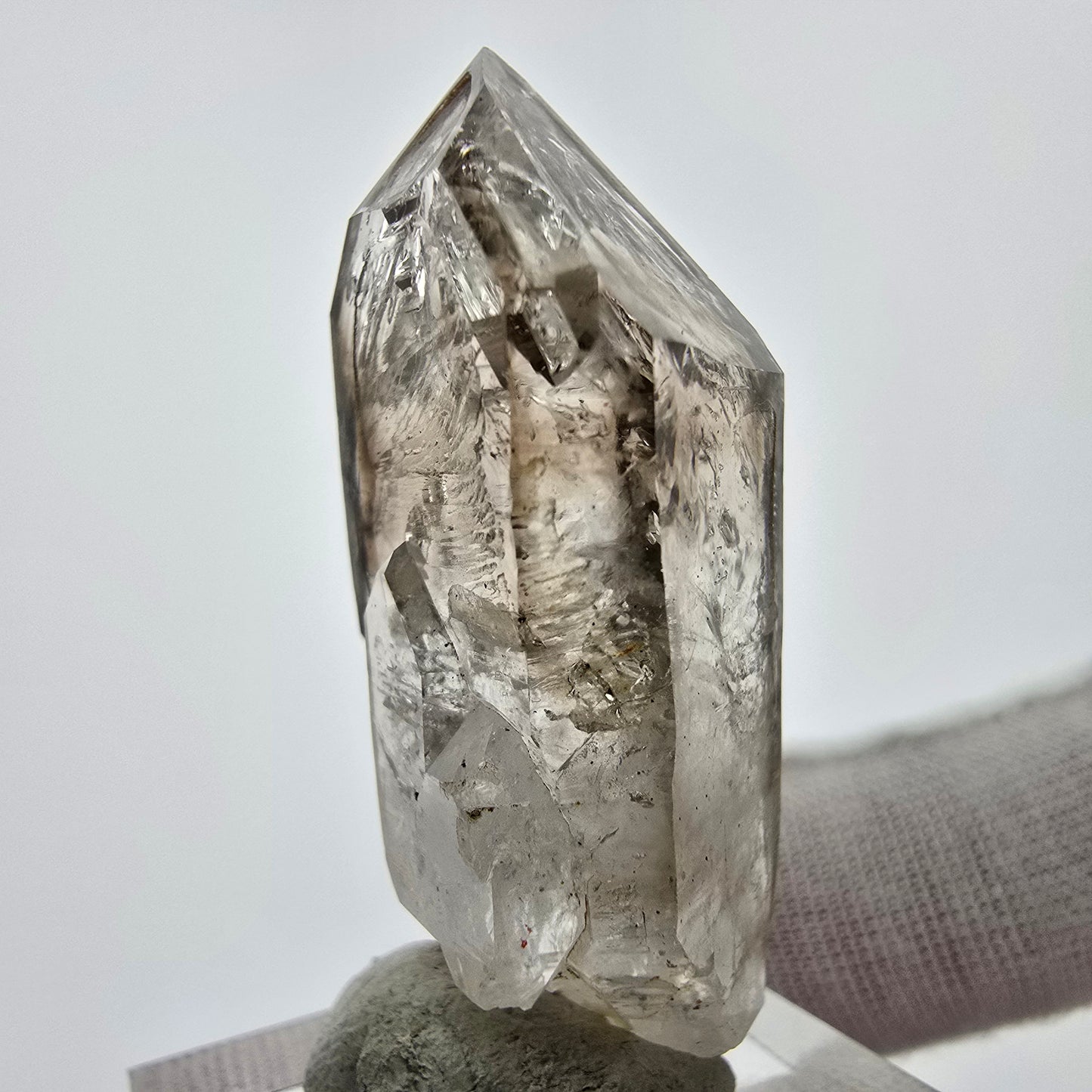 Enhydro Phantom Smoky Quartz Sceptre Tip 1x Bubble Goboboseb, Namibie 43*21*14mm