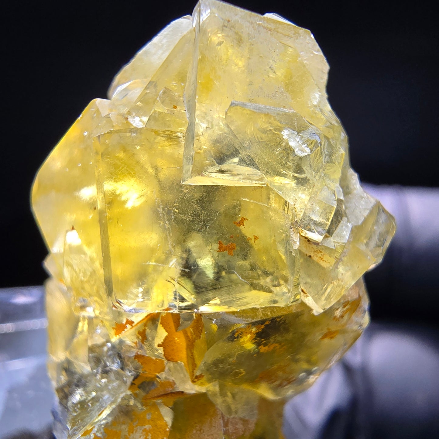 Clear Honey Pocket Phantom Fluorite cube niveau jaune Okorusu, Namibie 35*24*23mm