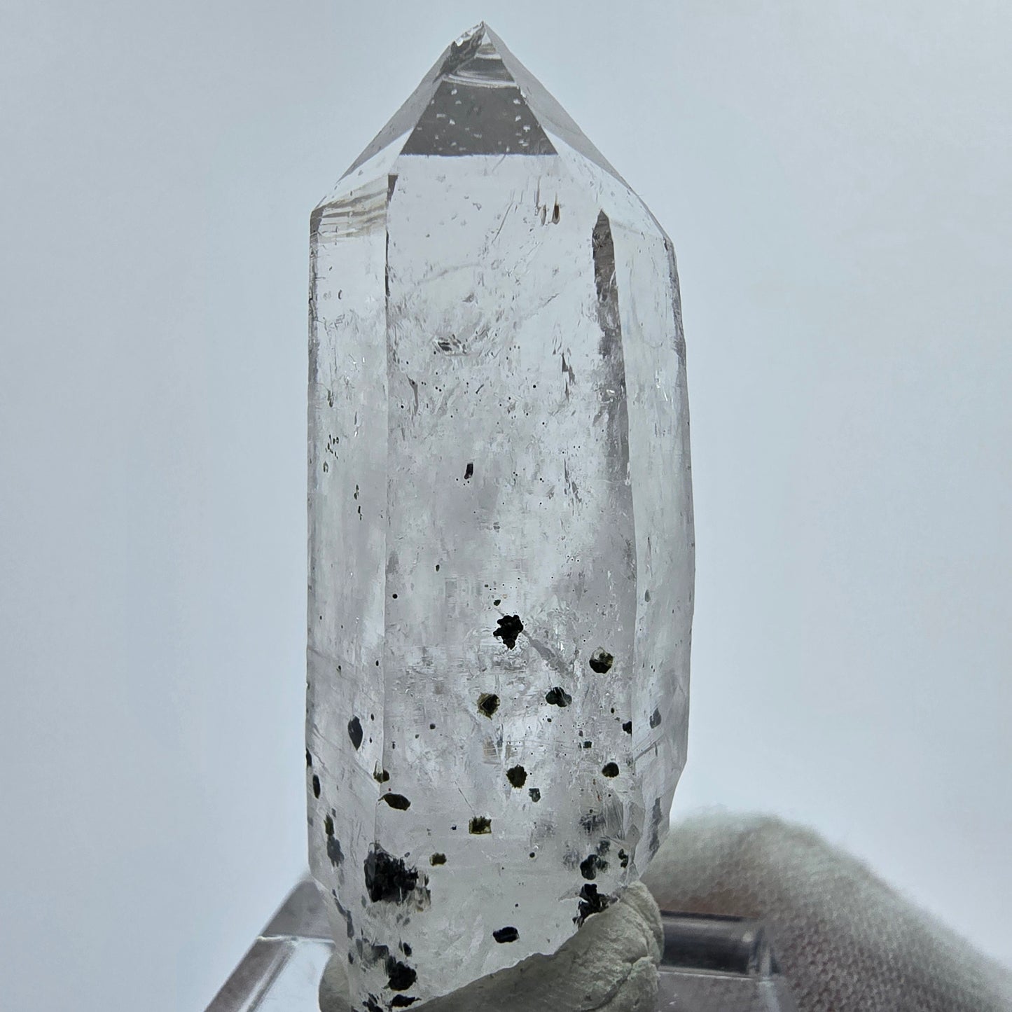 Phantom Quarz Kristall mit Hämatit Streep Mine Goboboseb Namibia 45*16*13mm