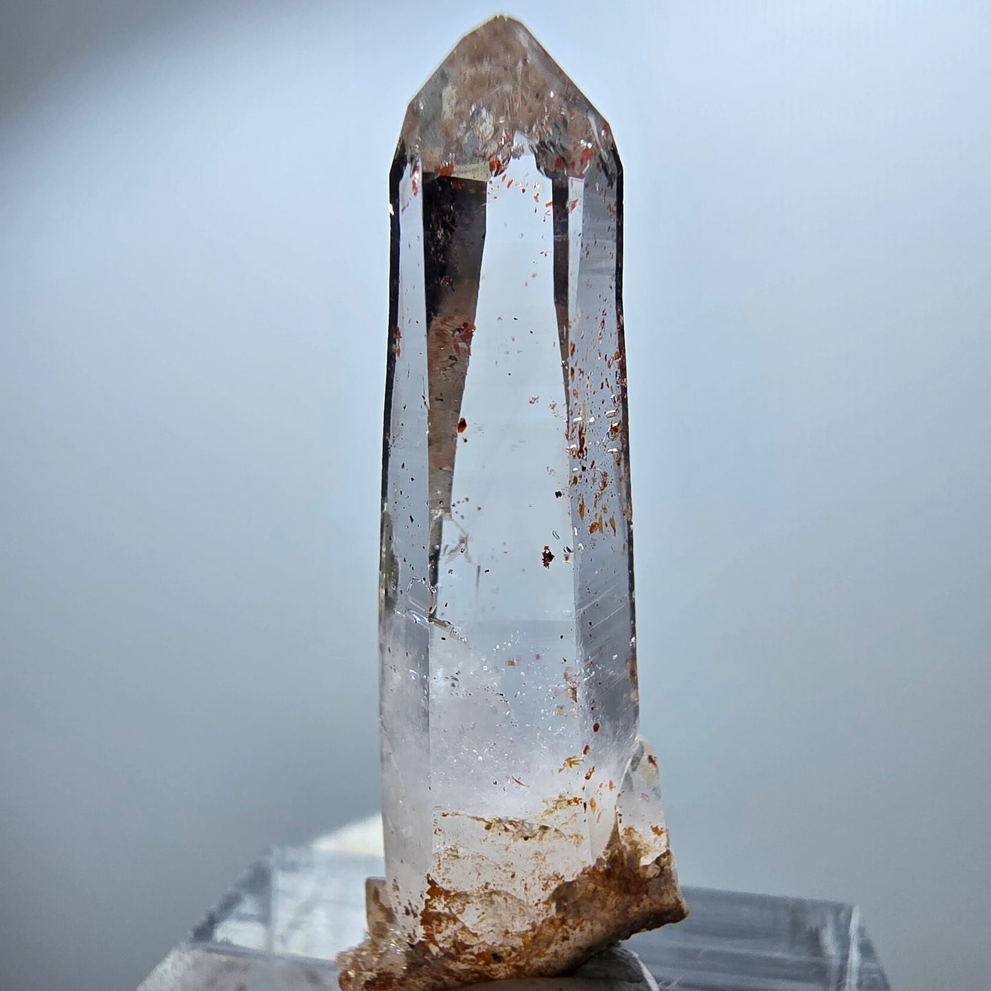 Klare Phantom Rauchquarz Eisen Spitze Goboboseb, Namibia 35*12*7mm