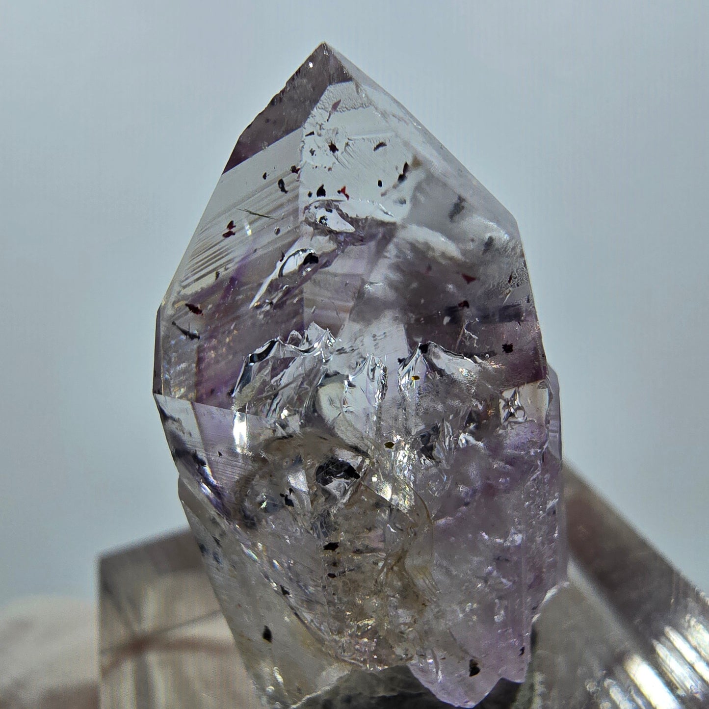 Mine d'améthyste Harlequin Phantom Streep, Goboboseb, Namibie, 26 x 14 x 11 mm
